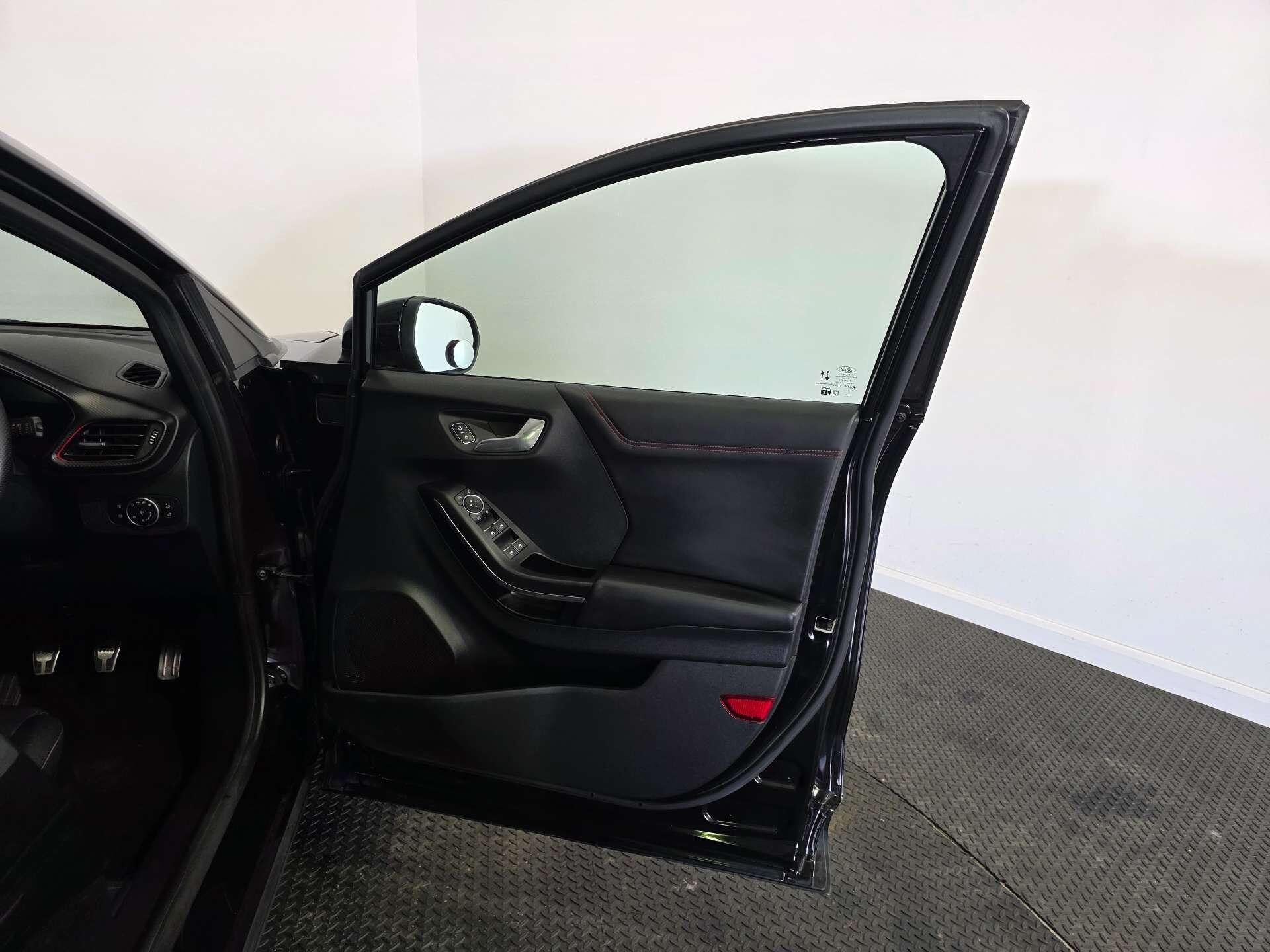Ford Puma view 13