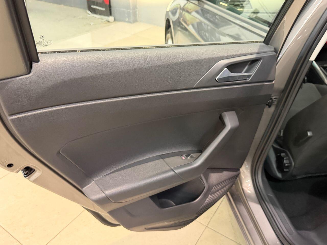 Volkswagen Polo view 25