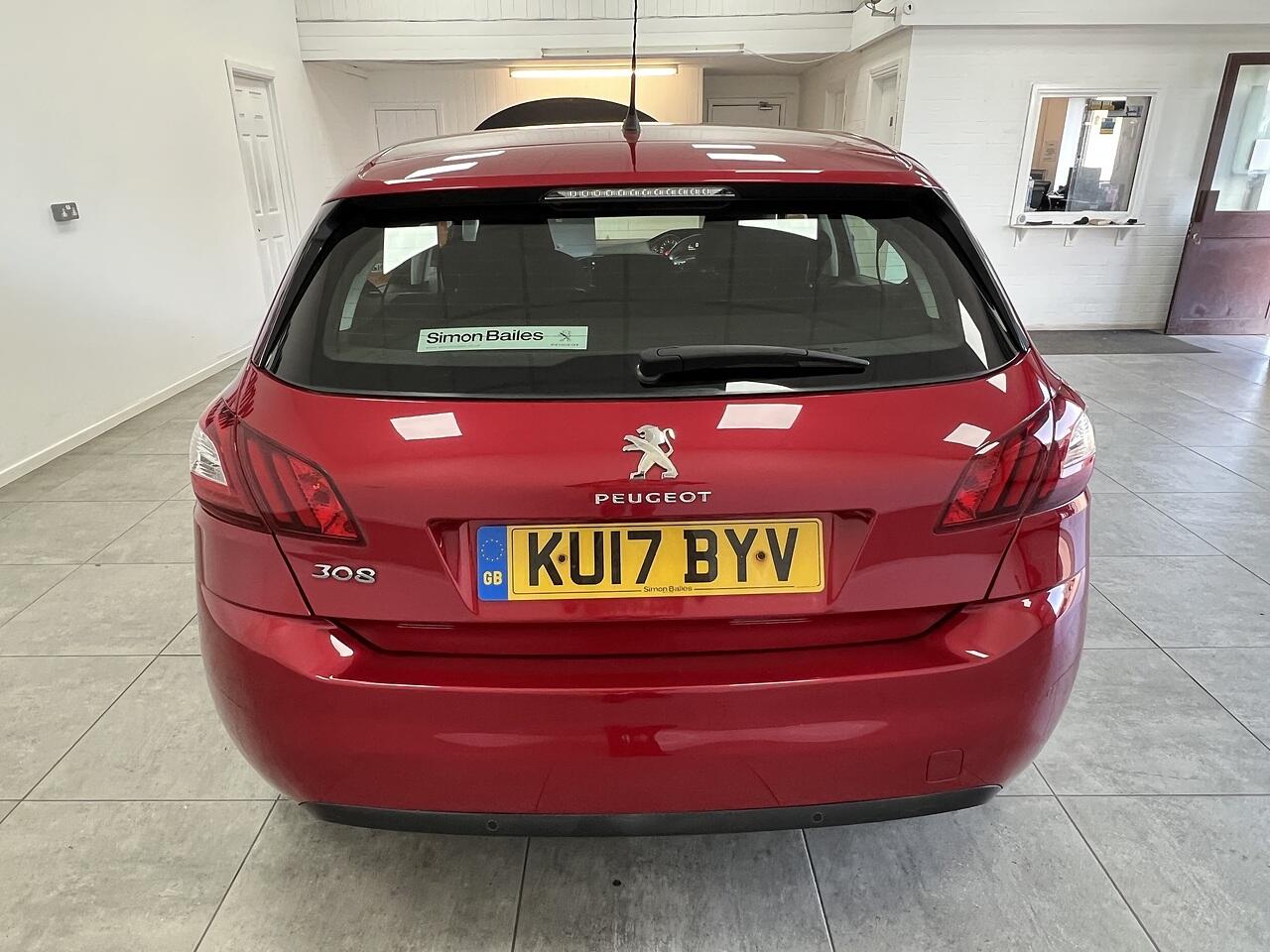 Peugeot 308 view 4