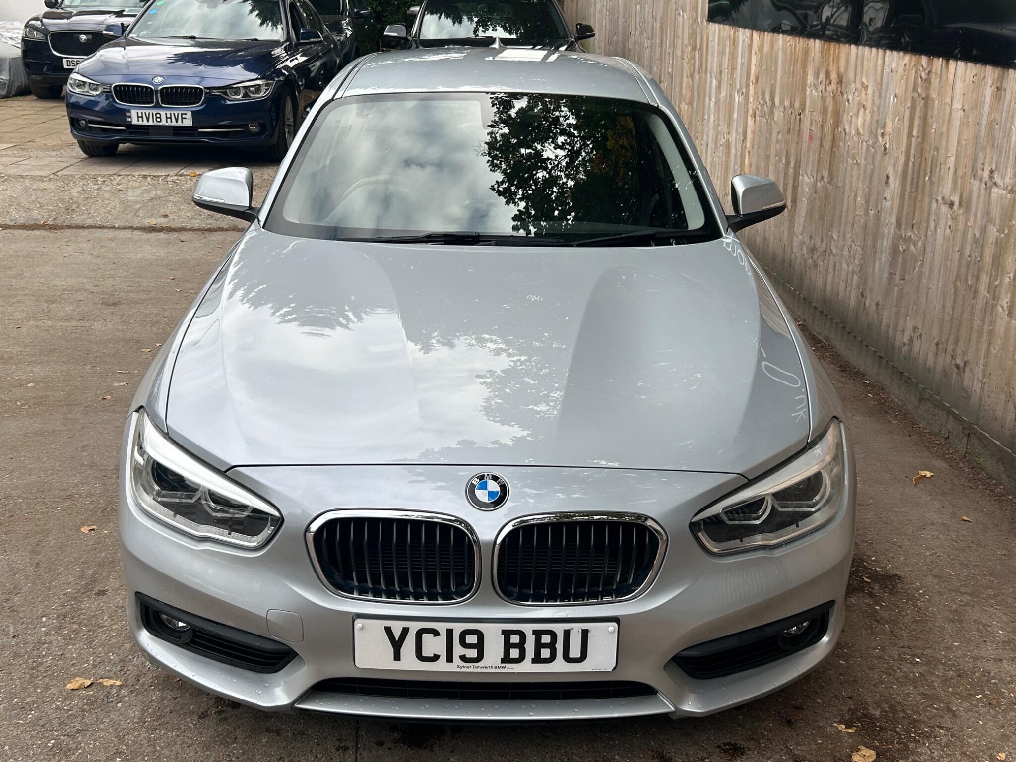 BMW 1 Series view 22