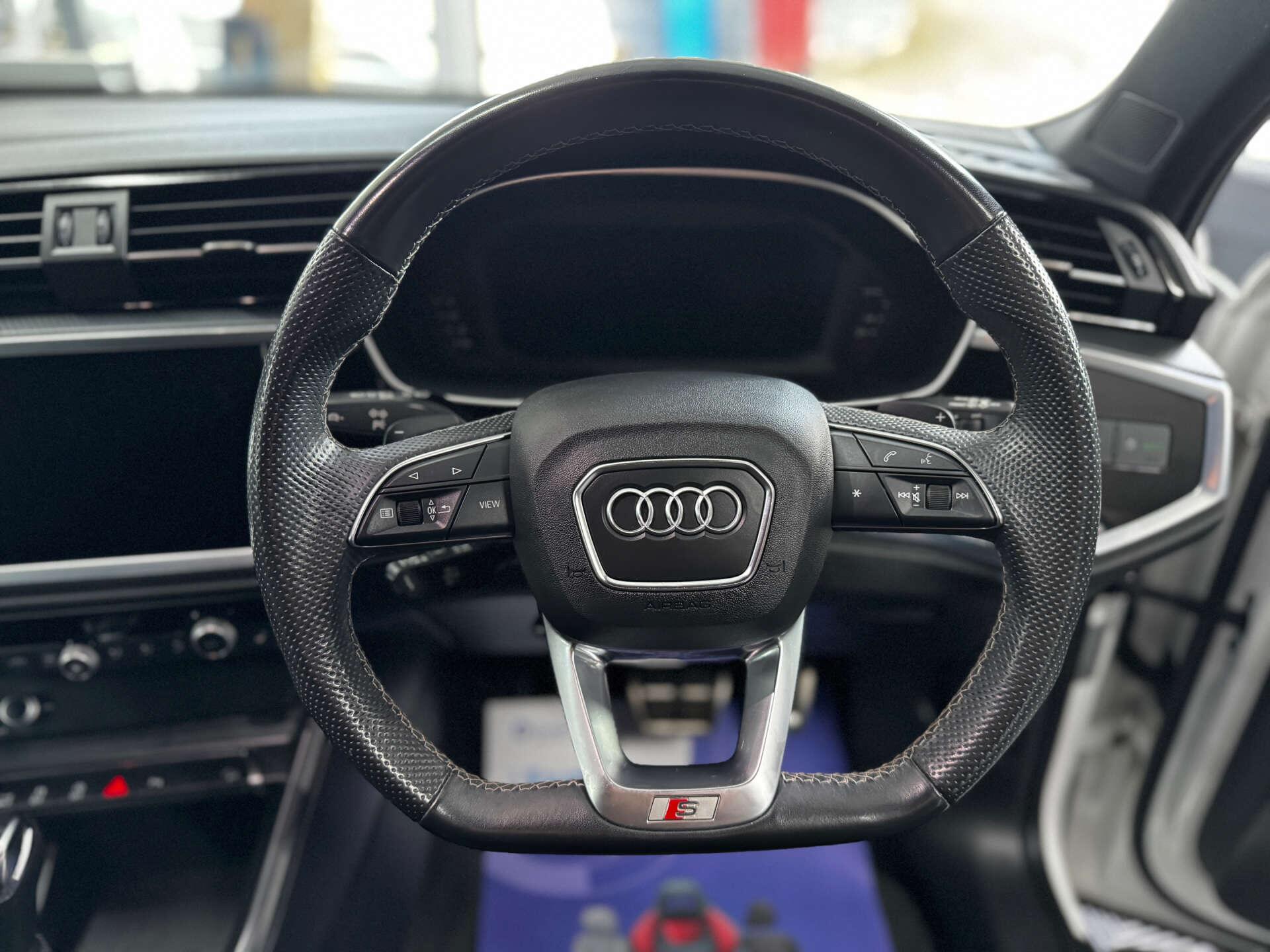 Audi Q3 view 45