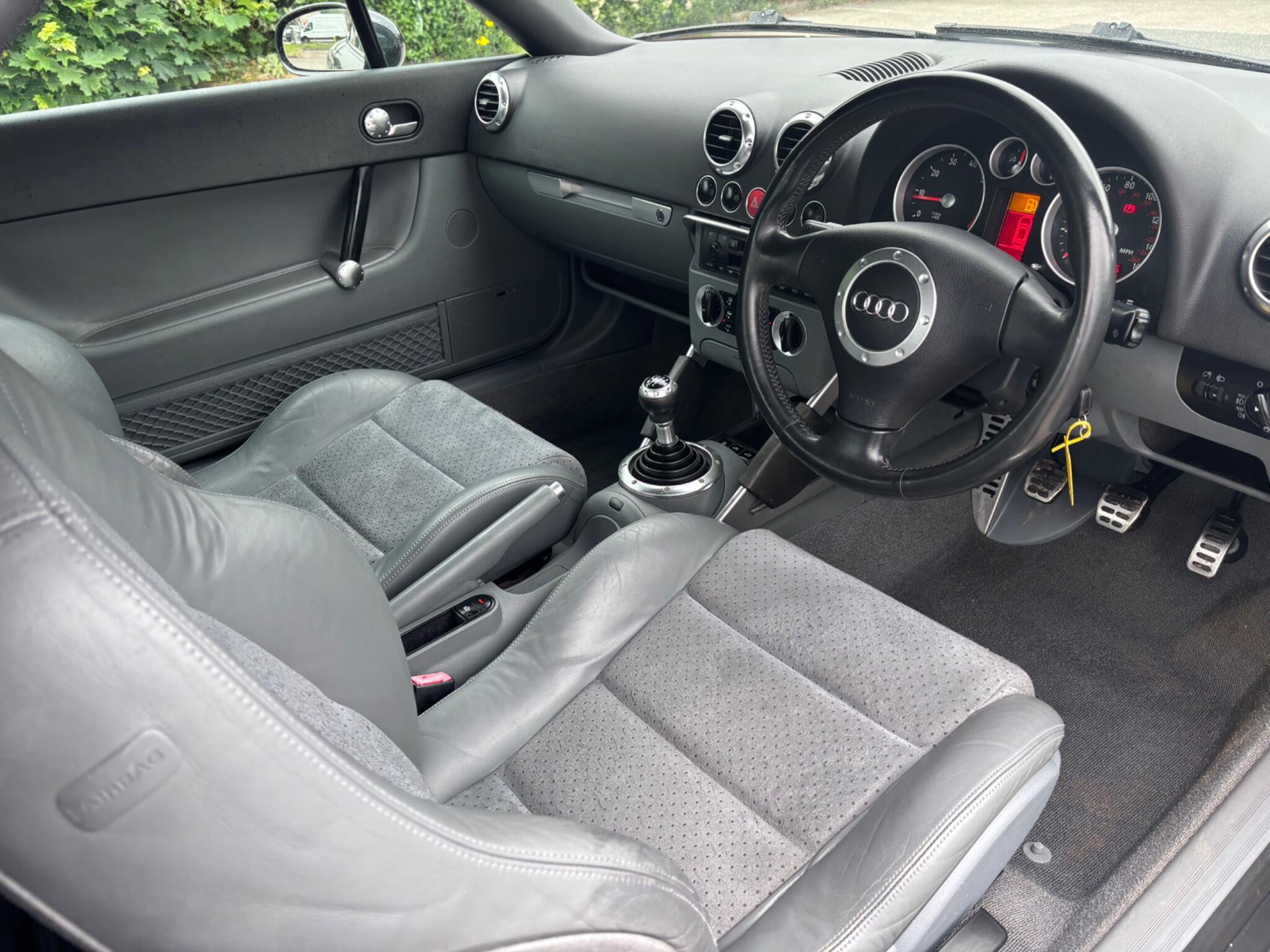 Audi TT view 9