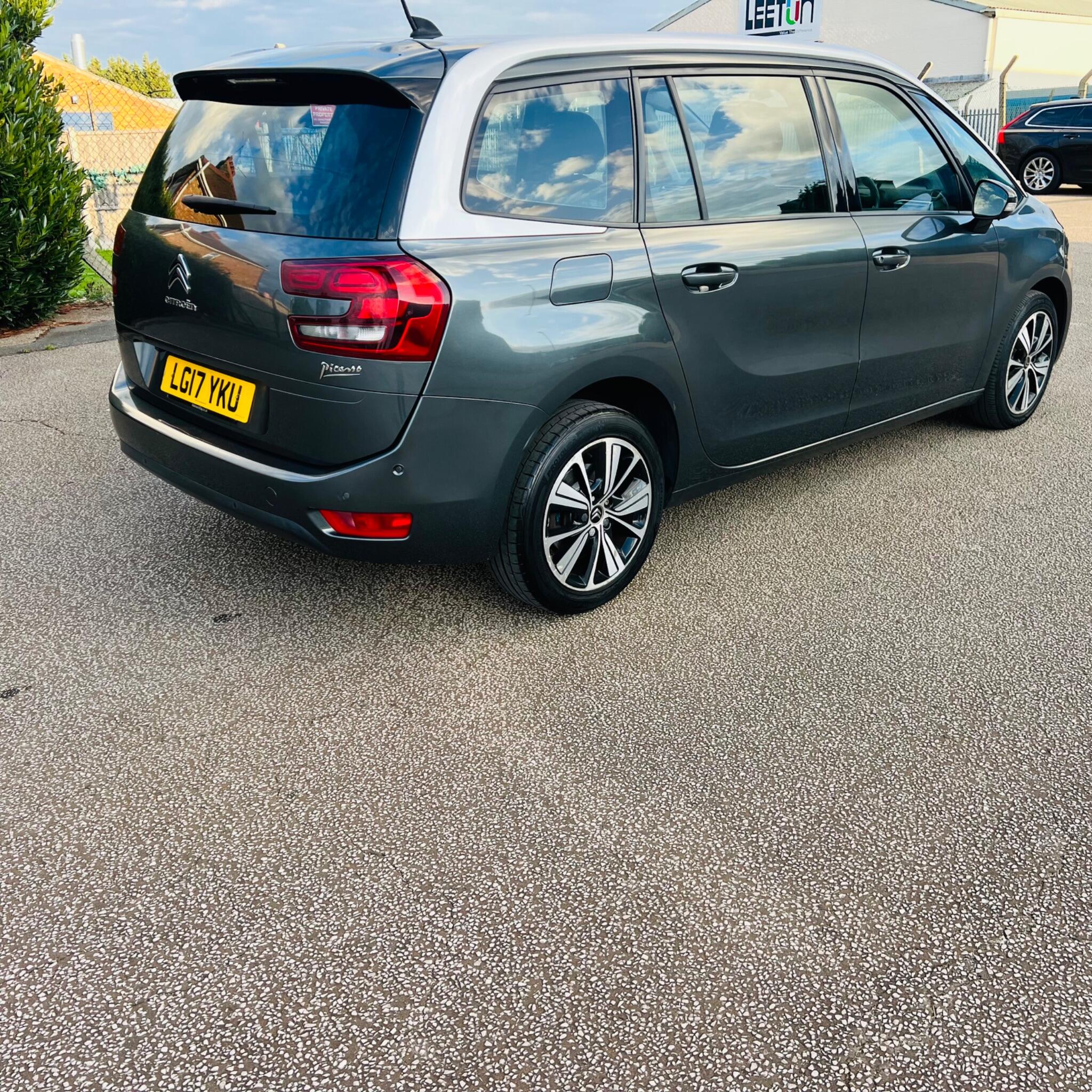 Citroen Grand C4 Picasso view 9