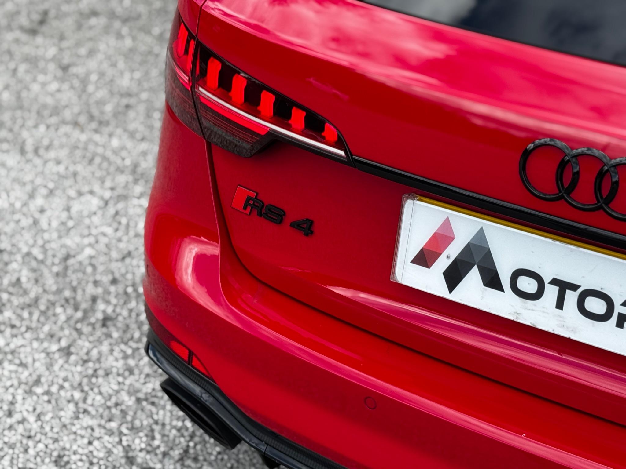 Audi RS4 view 49