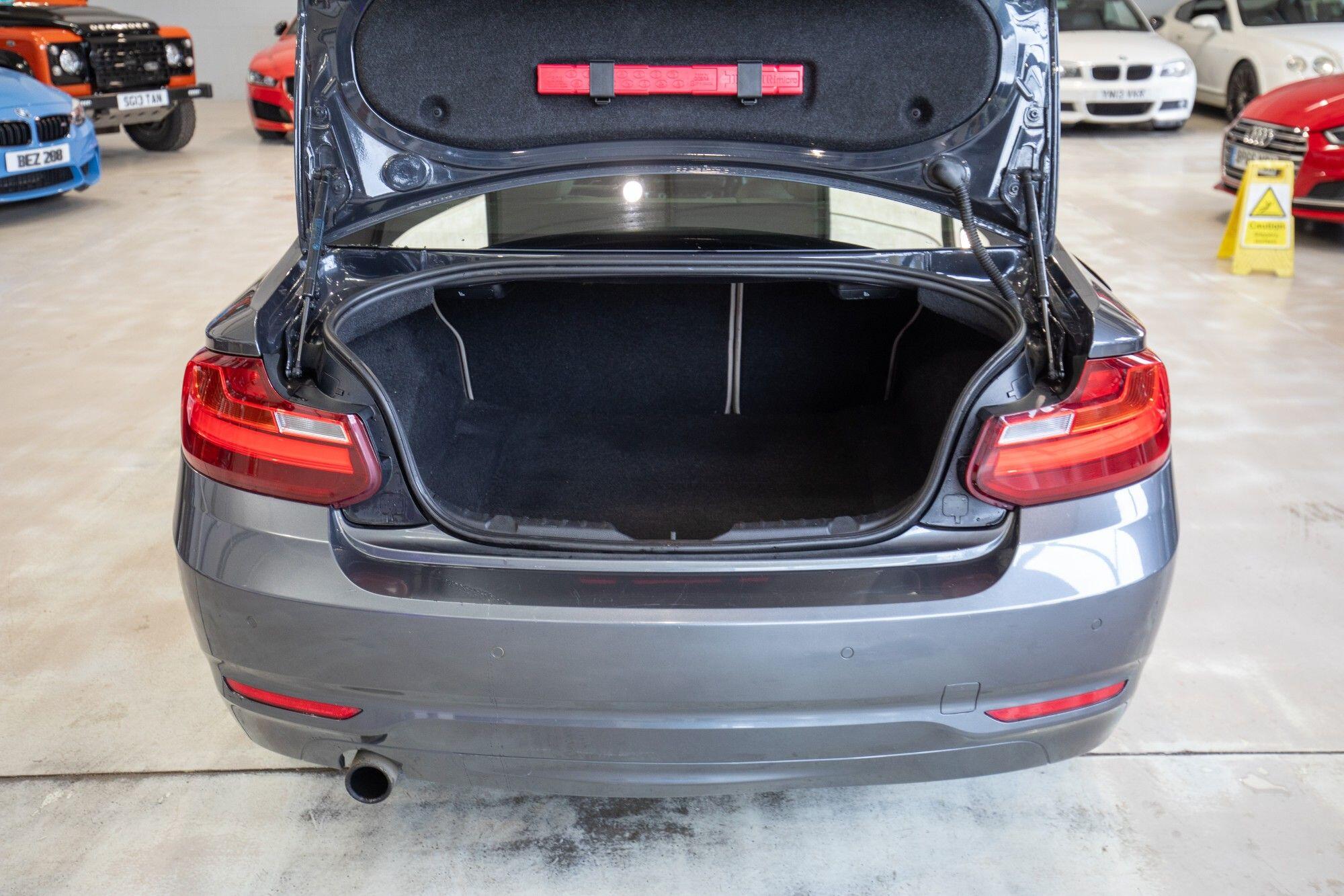 BMW 2 Series view 32