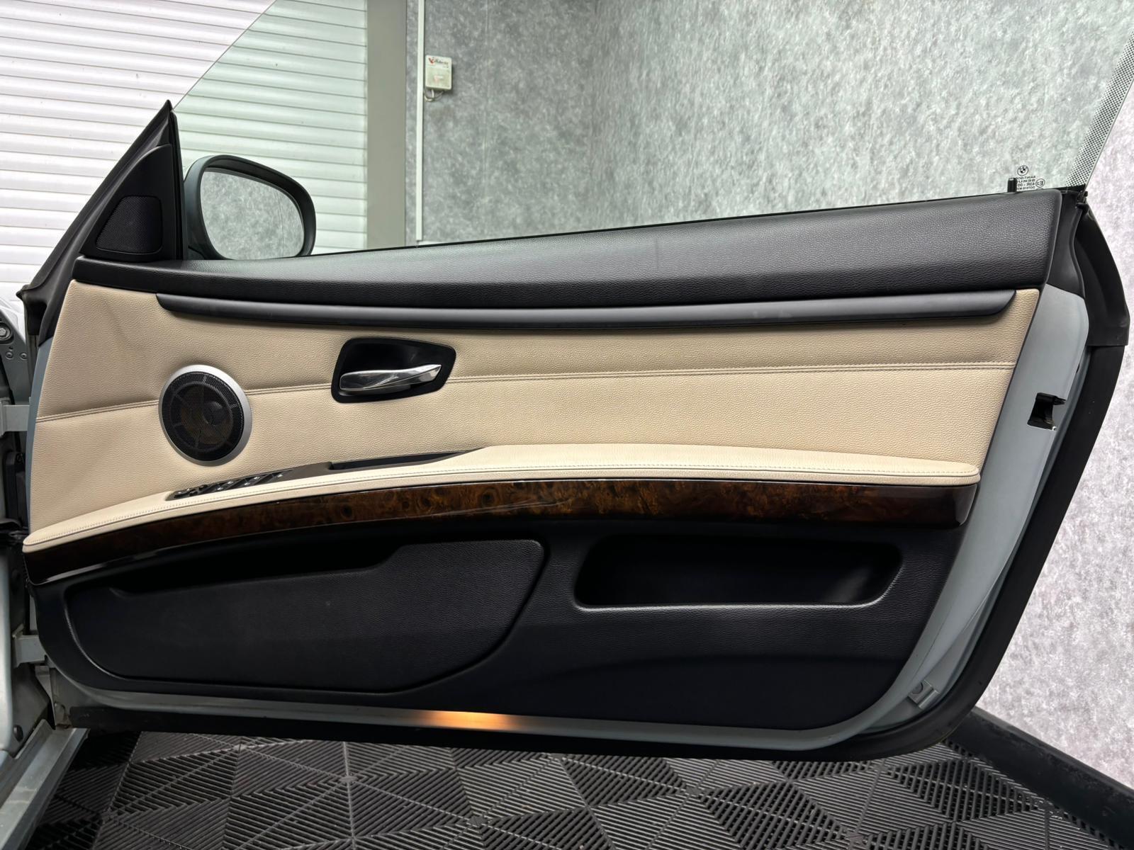 BMW 3 Series view 21
