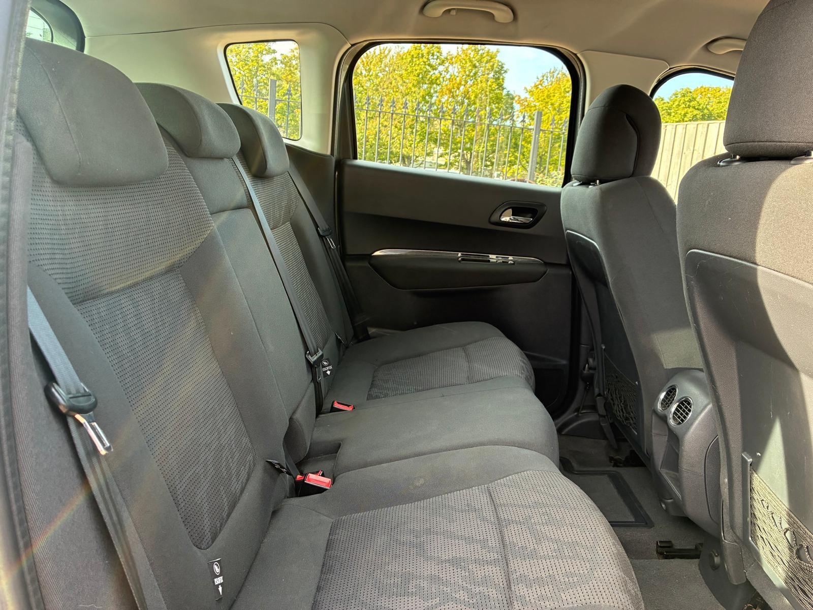 Peugeot 3008 view 15