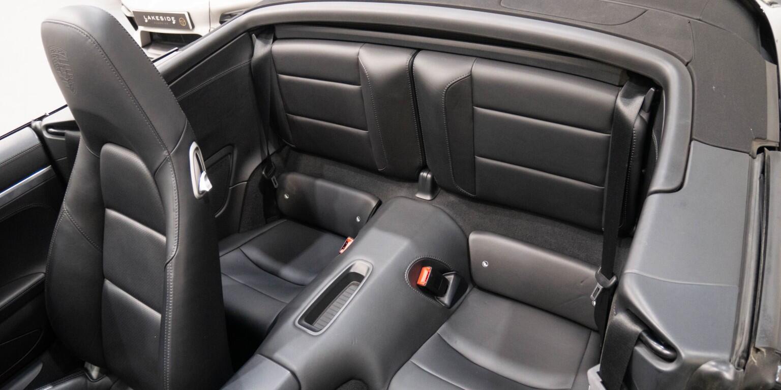Porsche 911 view 20