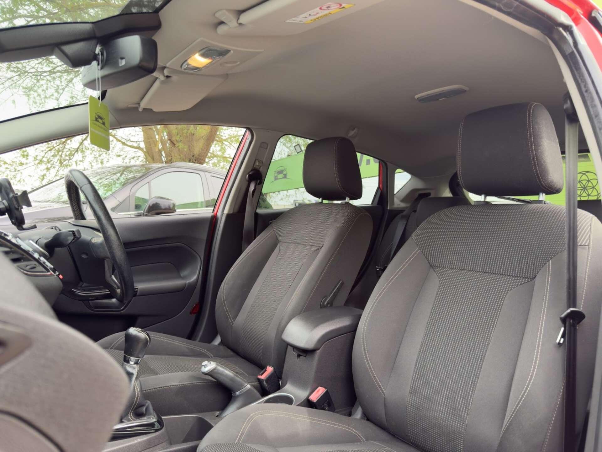 Ford Fiesta view 13