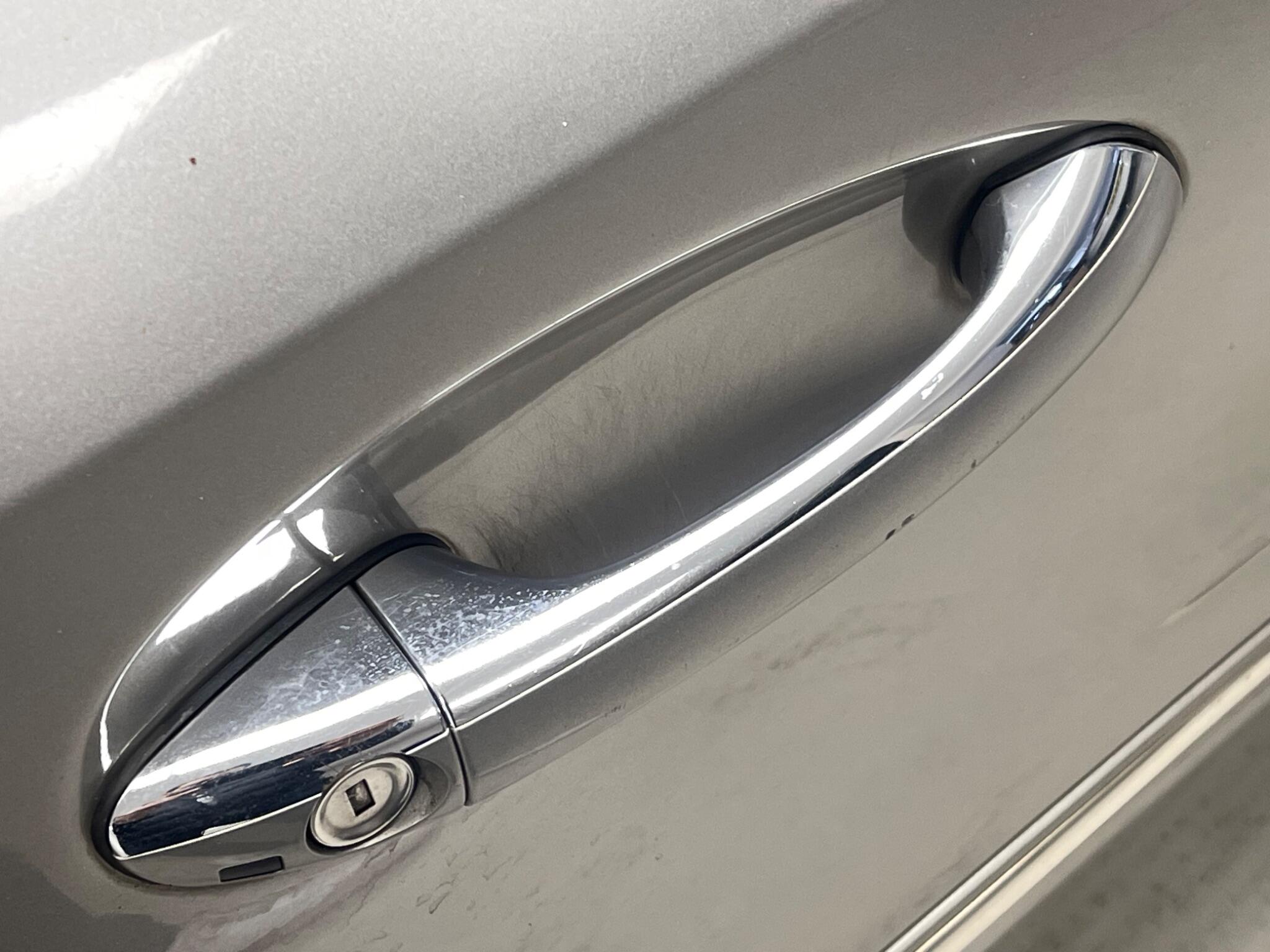 Mercedes-Benz E-Class view 29