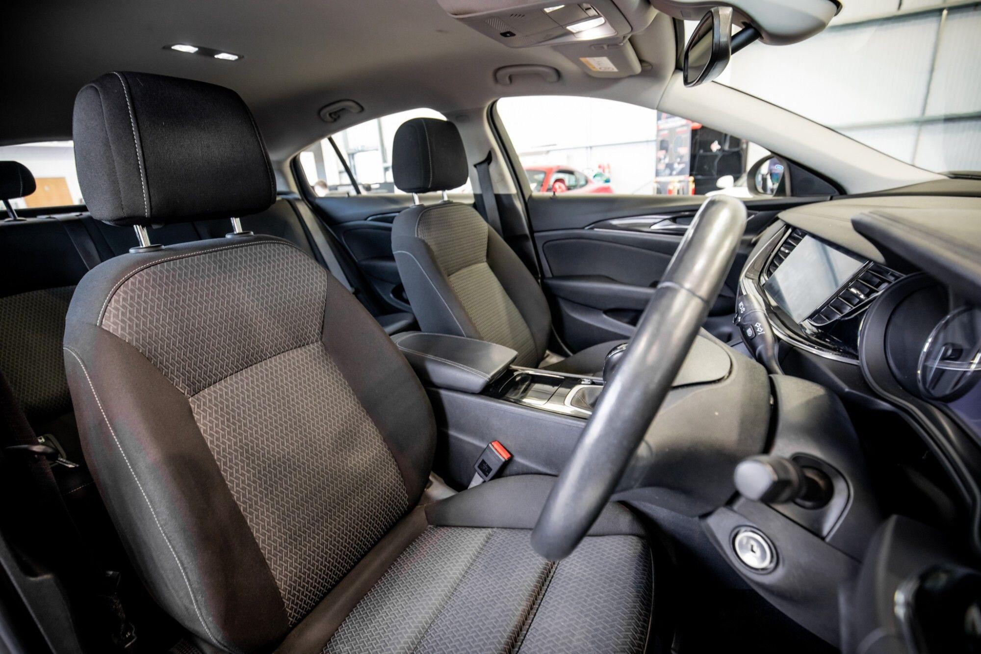 Vauxhall Insignia view 17