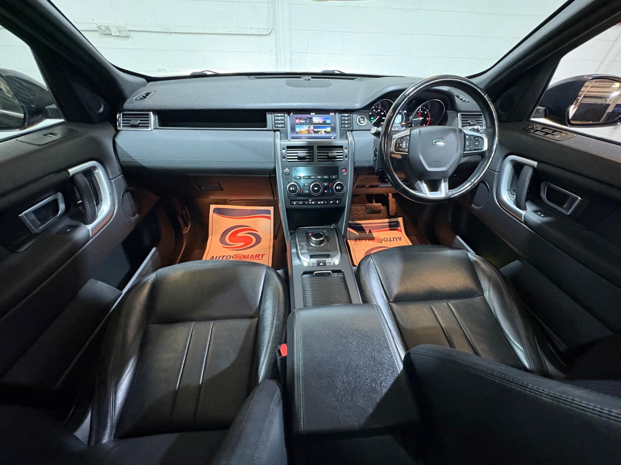Land Rover Discovery Sport view 9