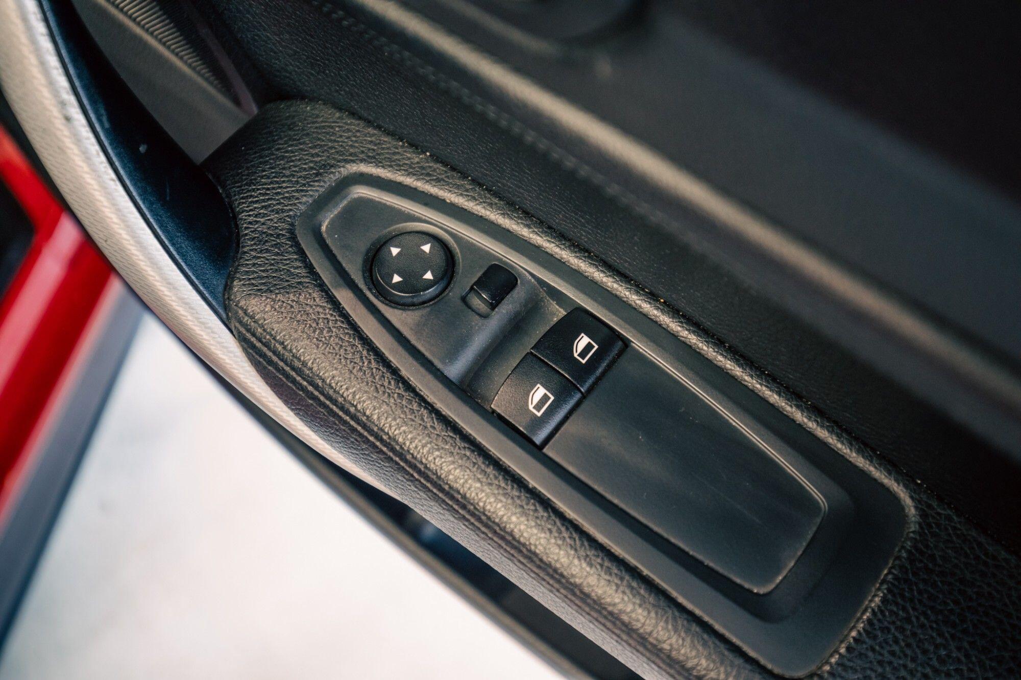 BMW 2 Series view 9