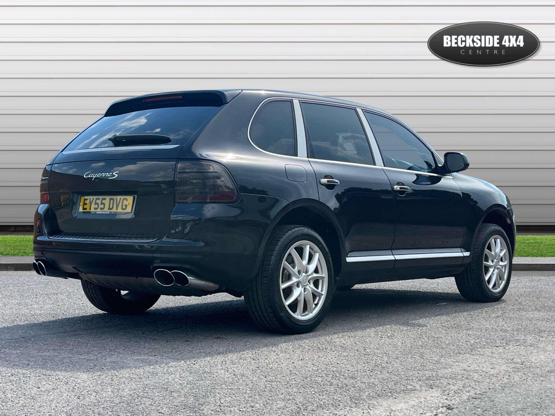 Porsche Cayenne view 4