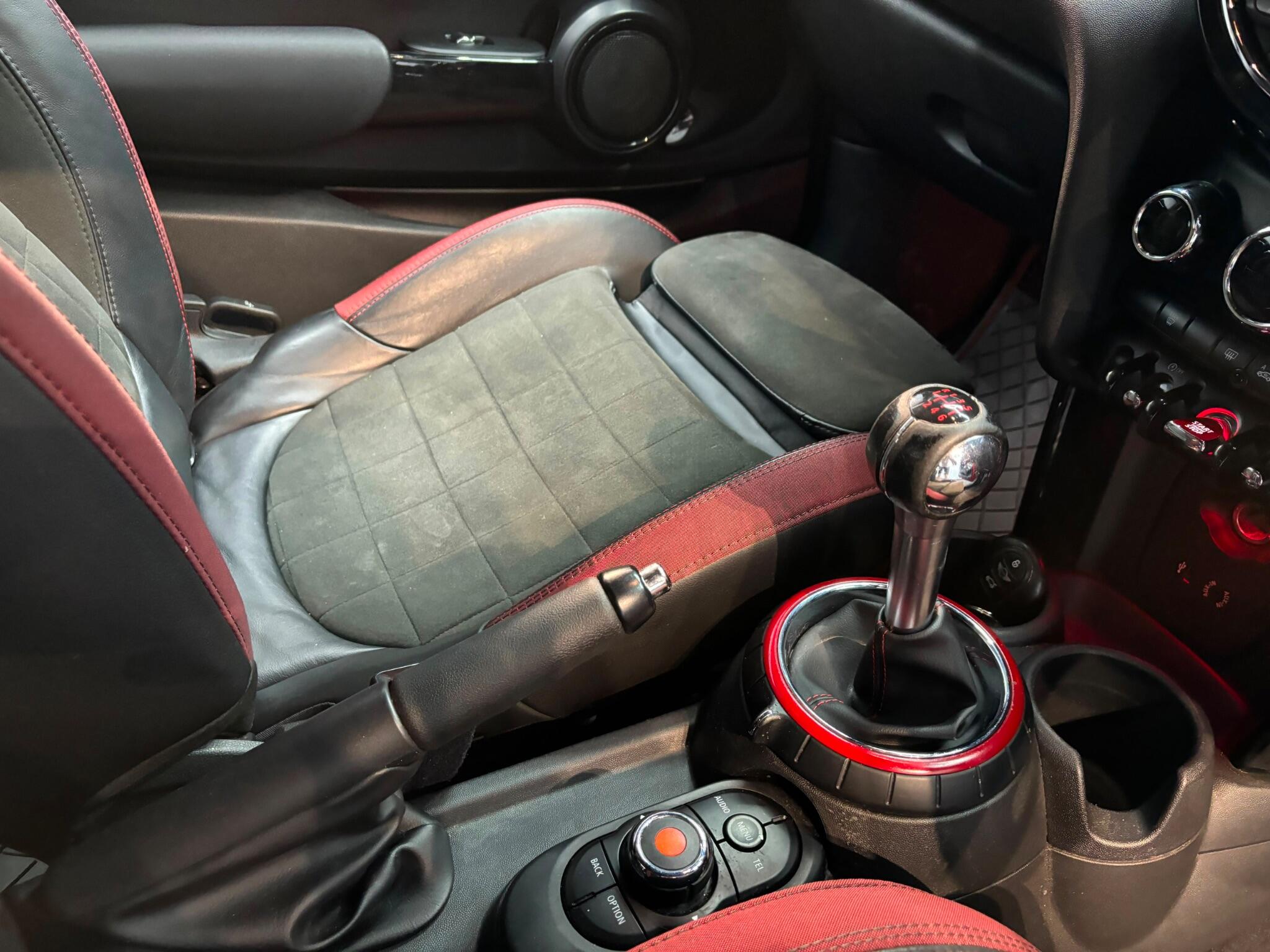 Mini Cooper view 13
