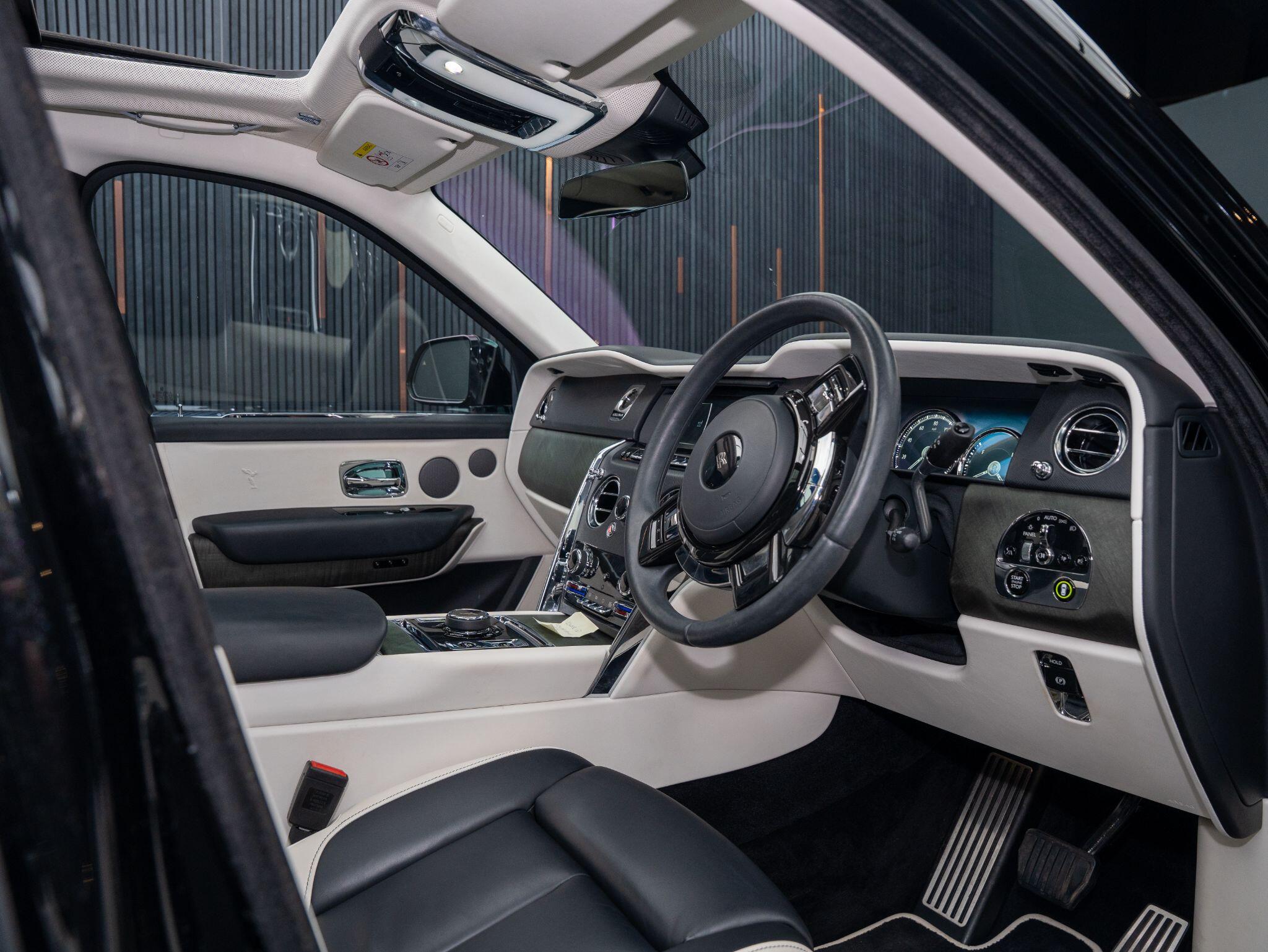 Rolls-Royce Cullinan view 39
