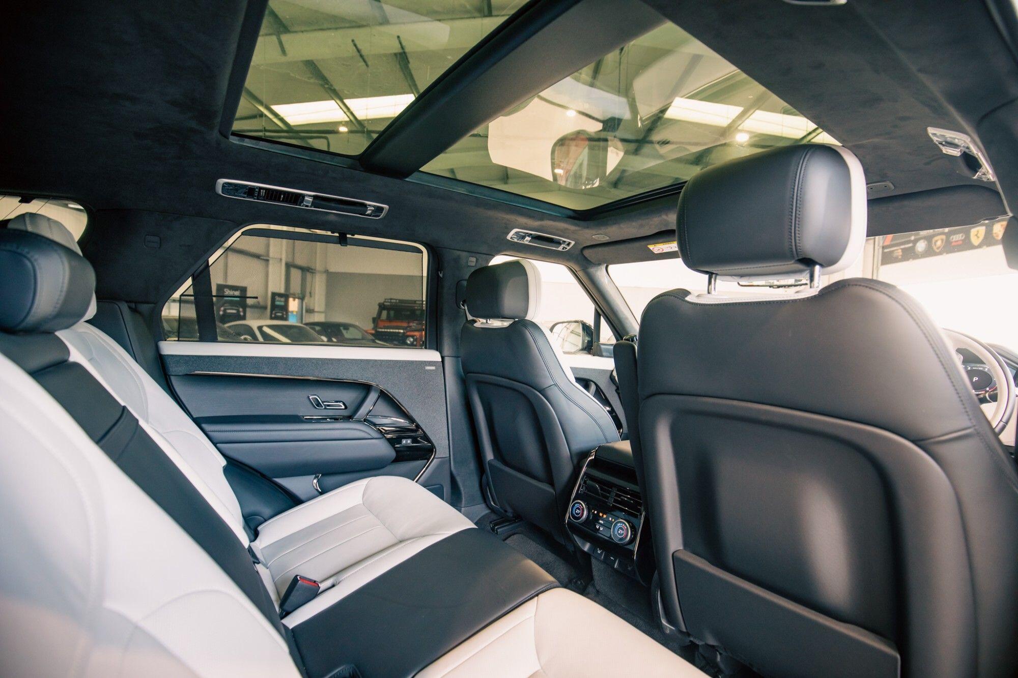 Land Rover Range Rover Sport view 12
