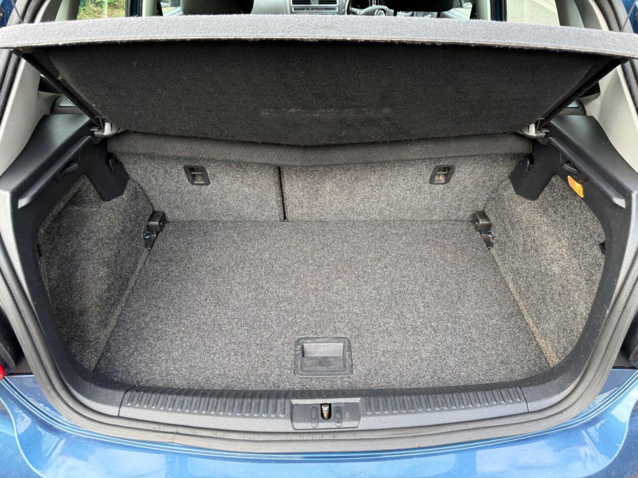 Volkswagen Polo view 10