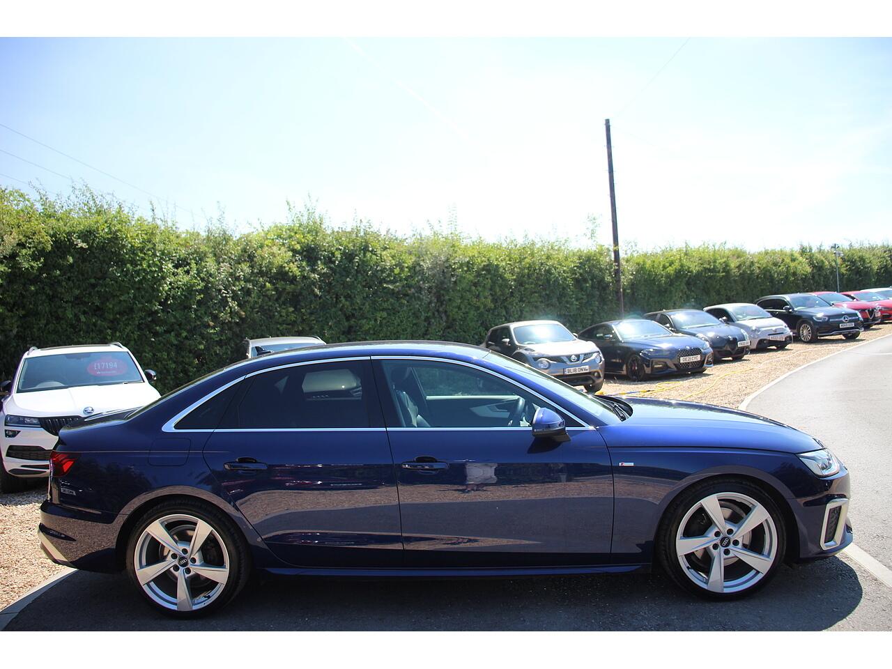 Audi A4 view 7
