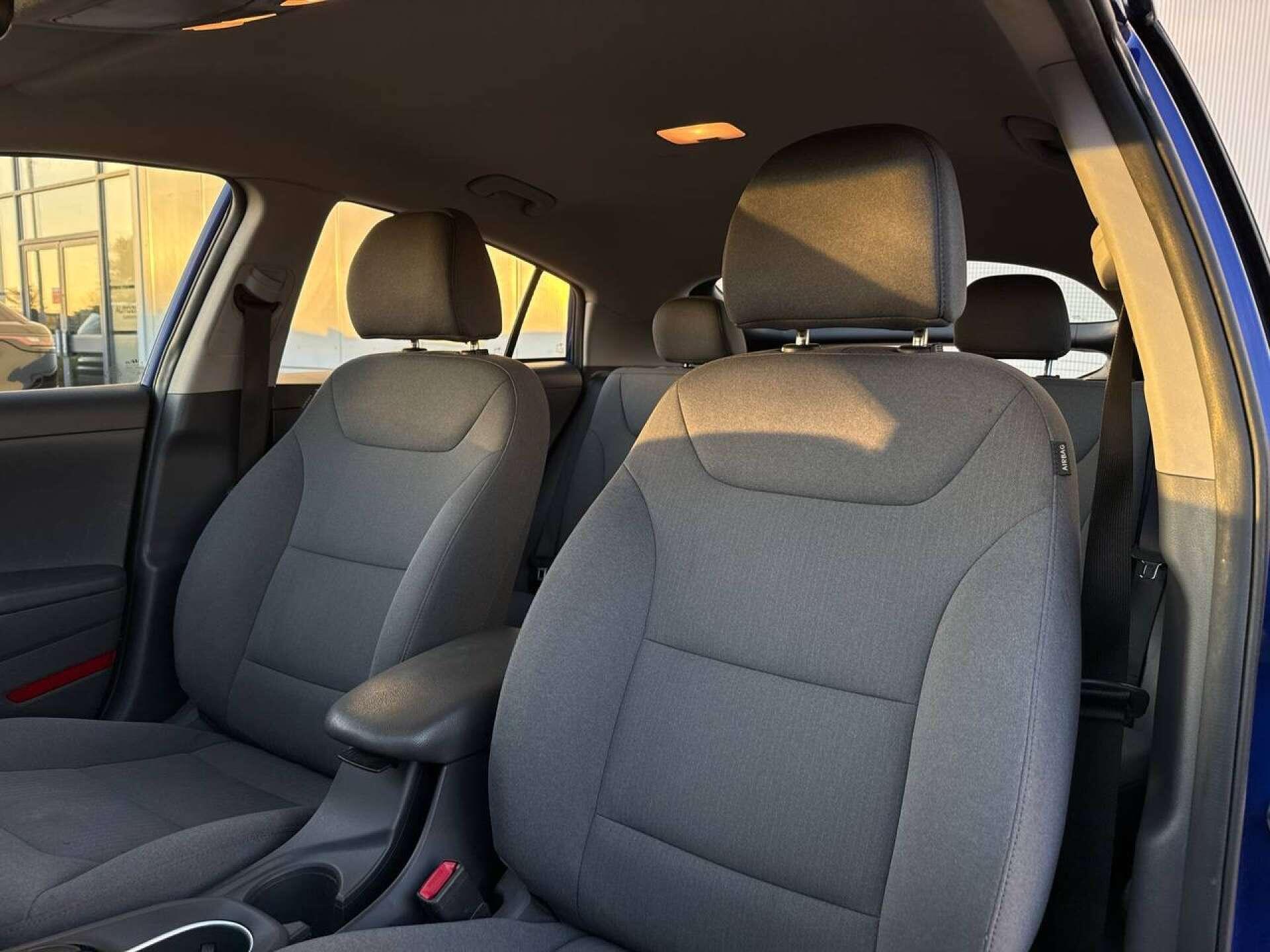 Hyundai Ioniq view 46
