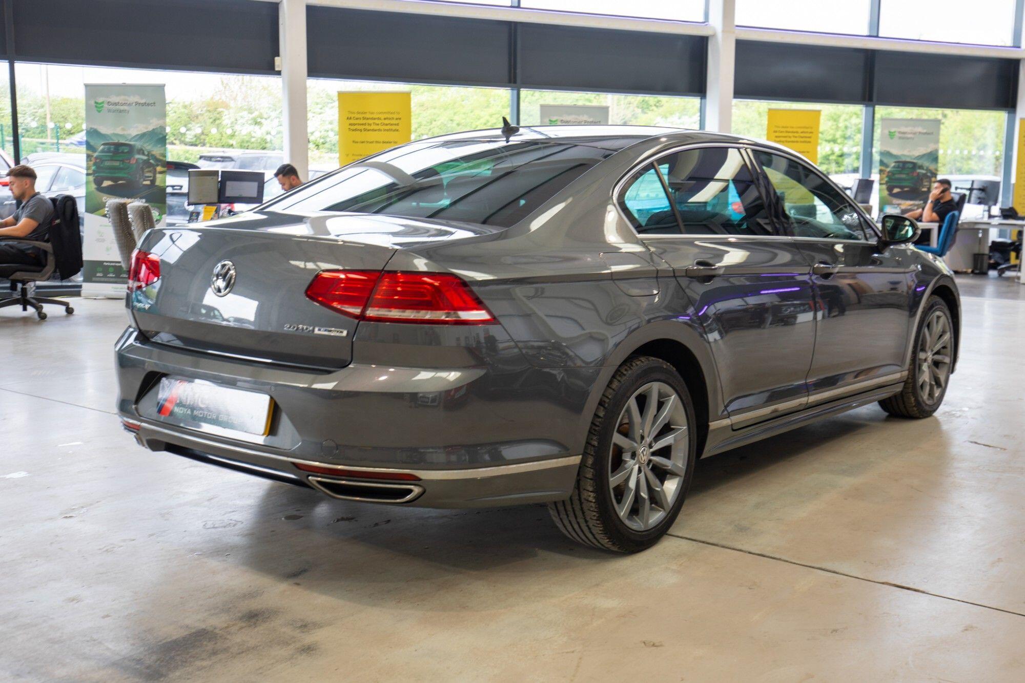 Volkswagen Passat view 25