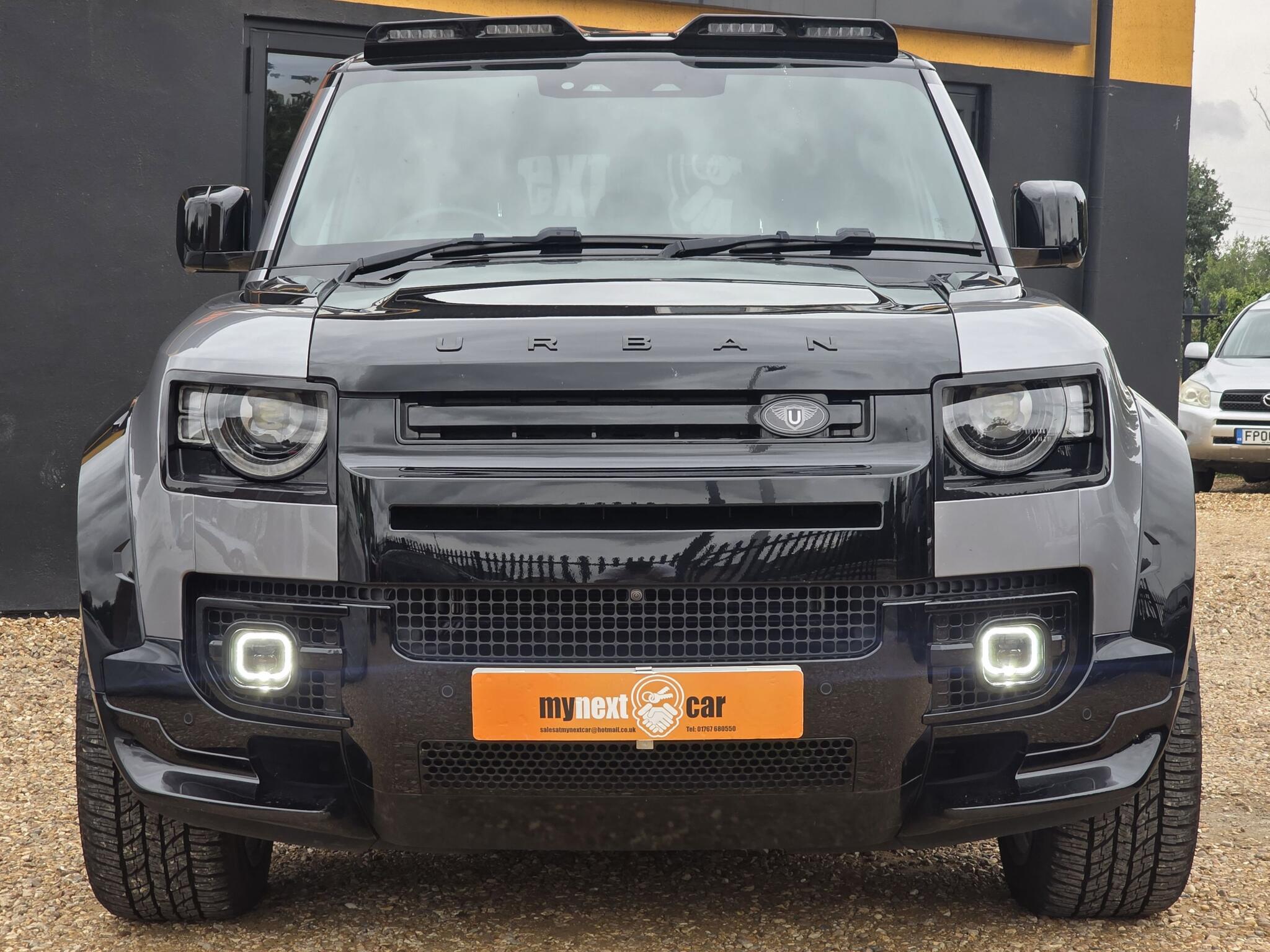 Land Rover Defender view 3