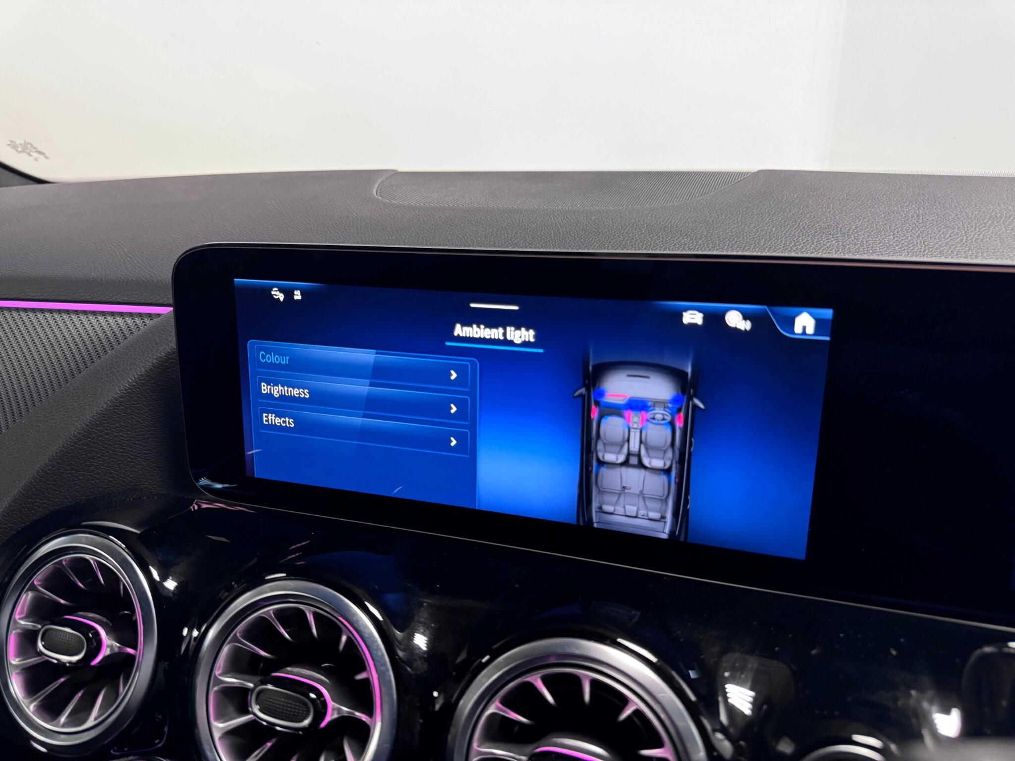 Mercedes-Benz Gla view 46