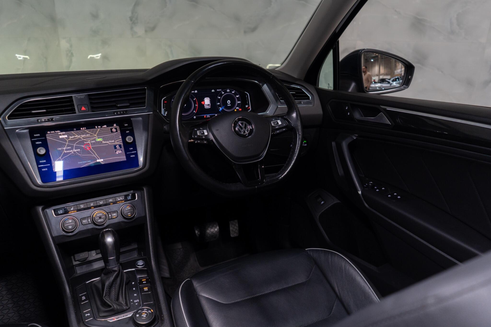 Volkswagen Tiguan Allspace view 16