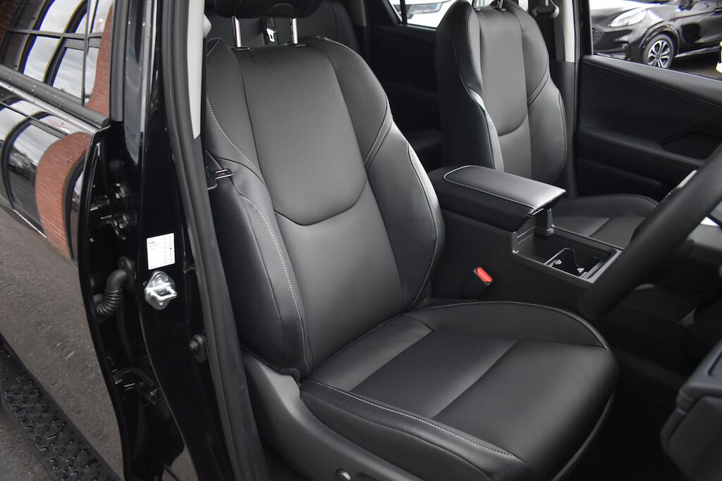 Toyota Hilux view 27