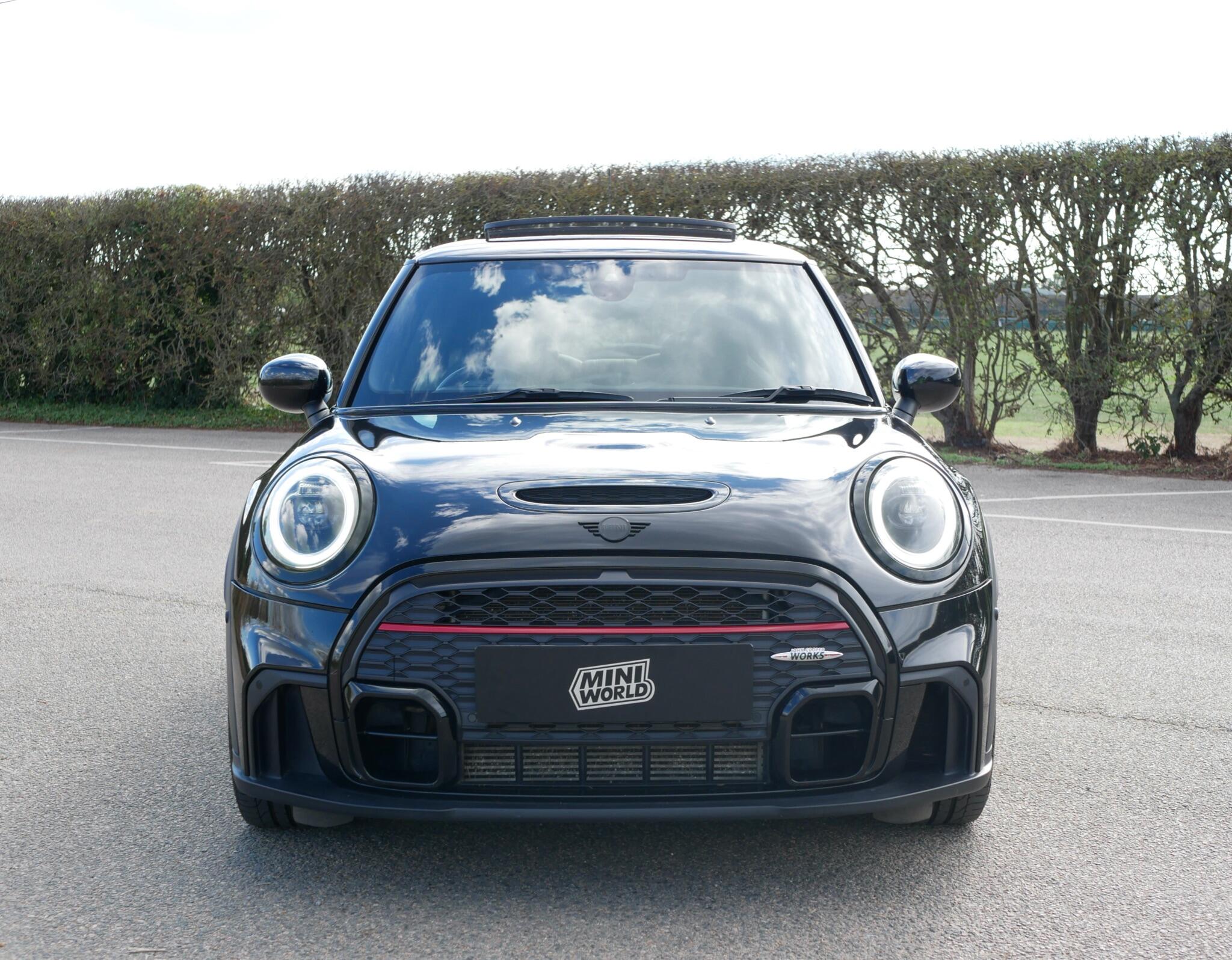 Mini Hatch view 5