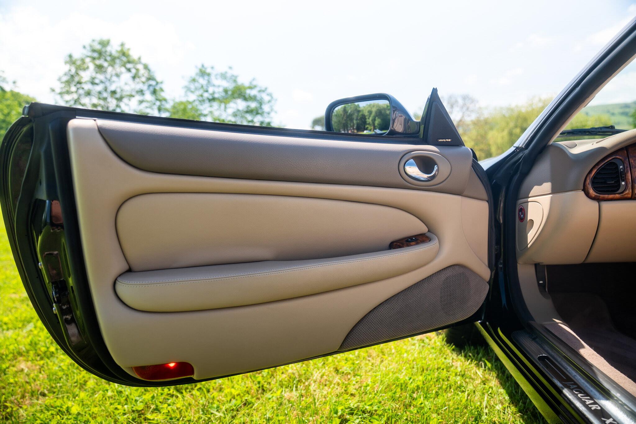 Jaguar XKR view 25