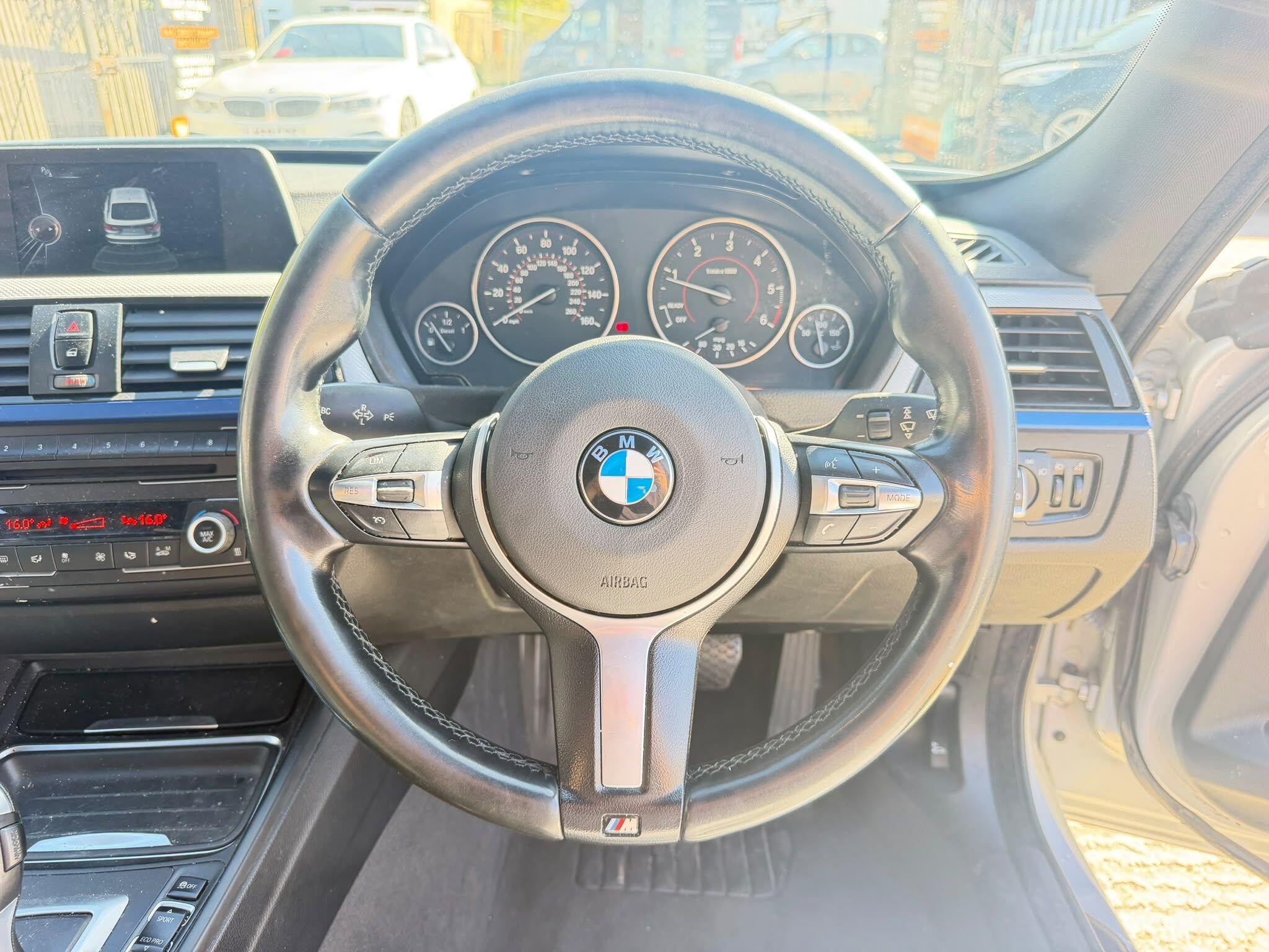 BMW 3 Series view 28
