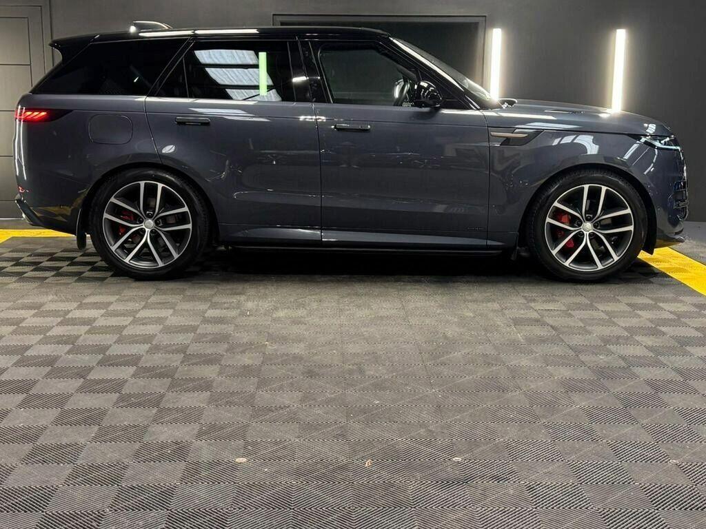 Land Rover Range Rover Sport view 5