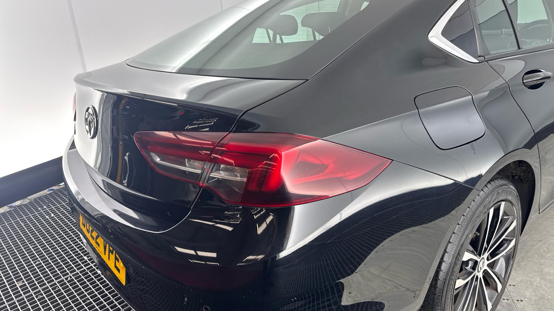 Vauxhall Insignia view 18