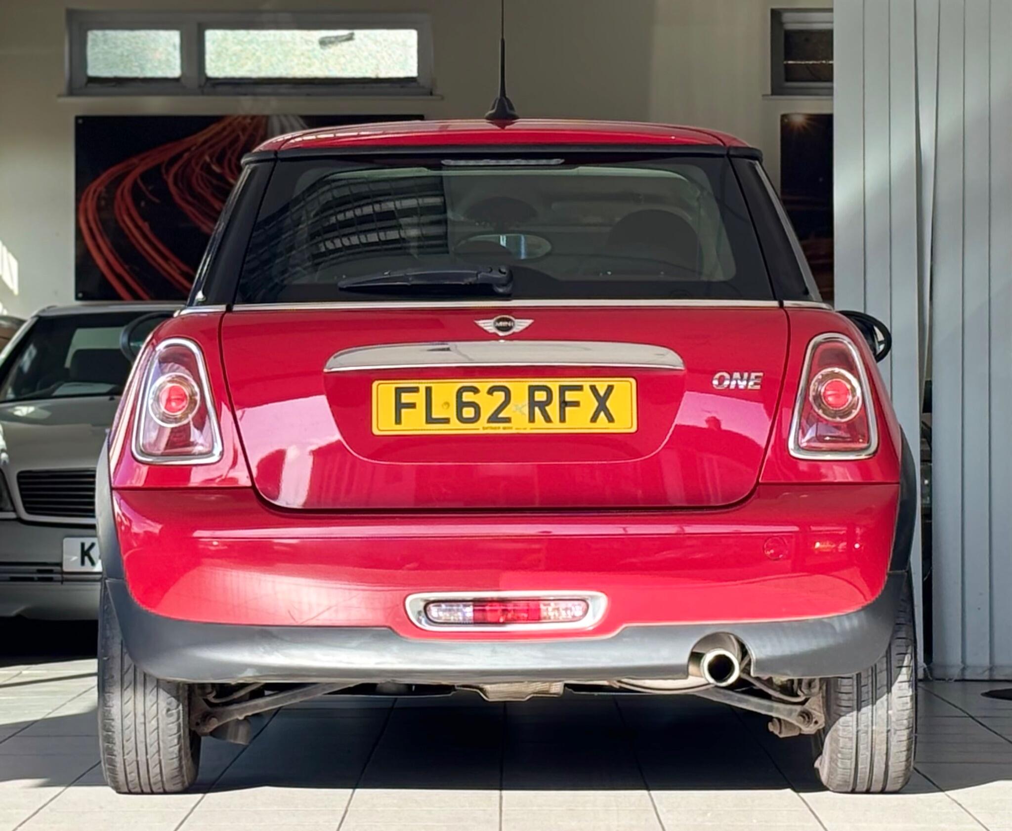 Mini Hatch view 6