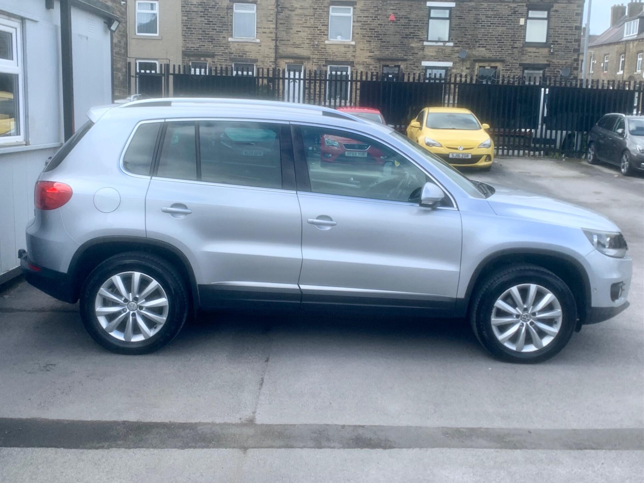 Volkswagen Tiguan view 6