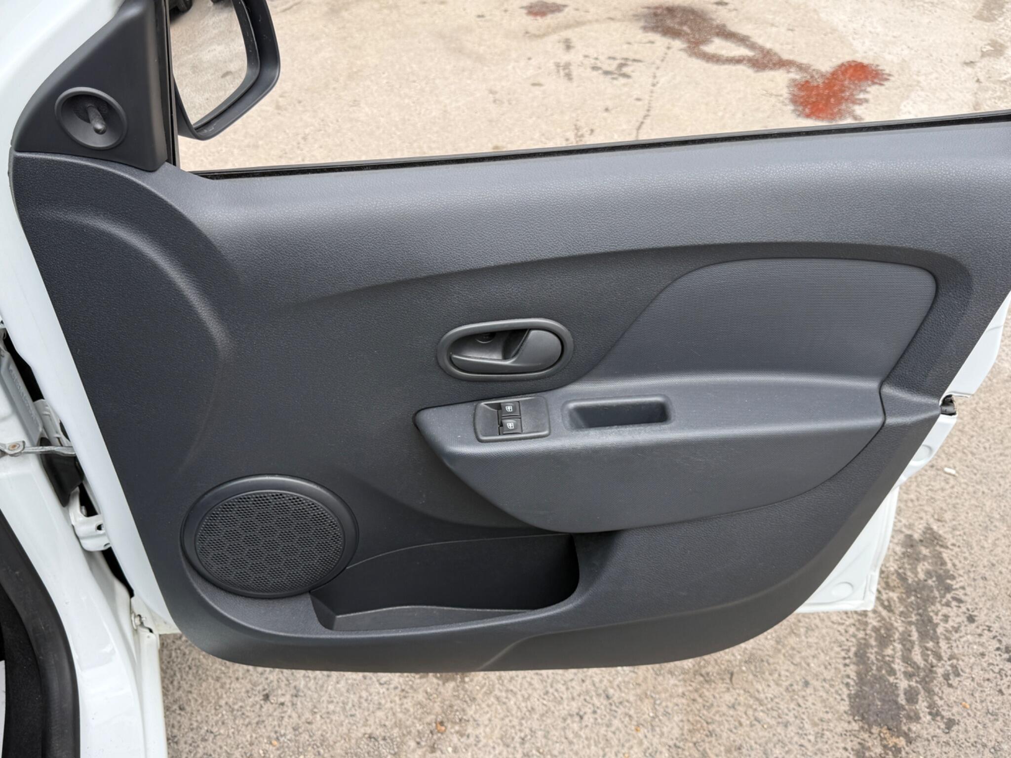 Dacia Sandero - Image 39