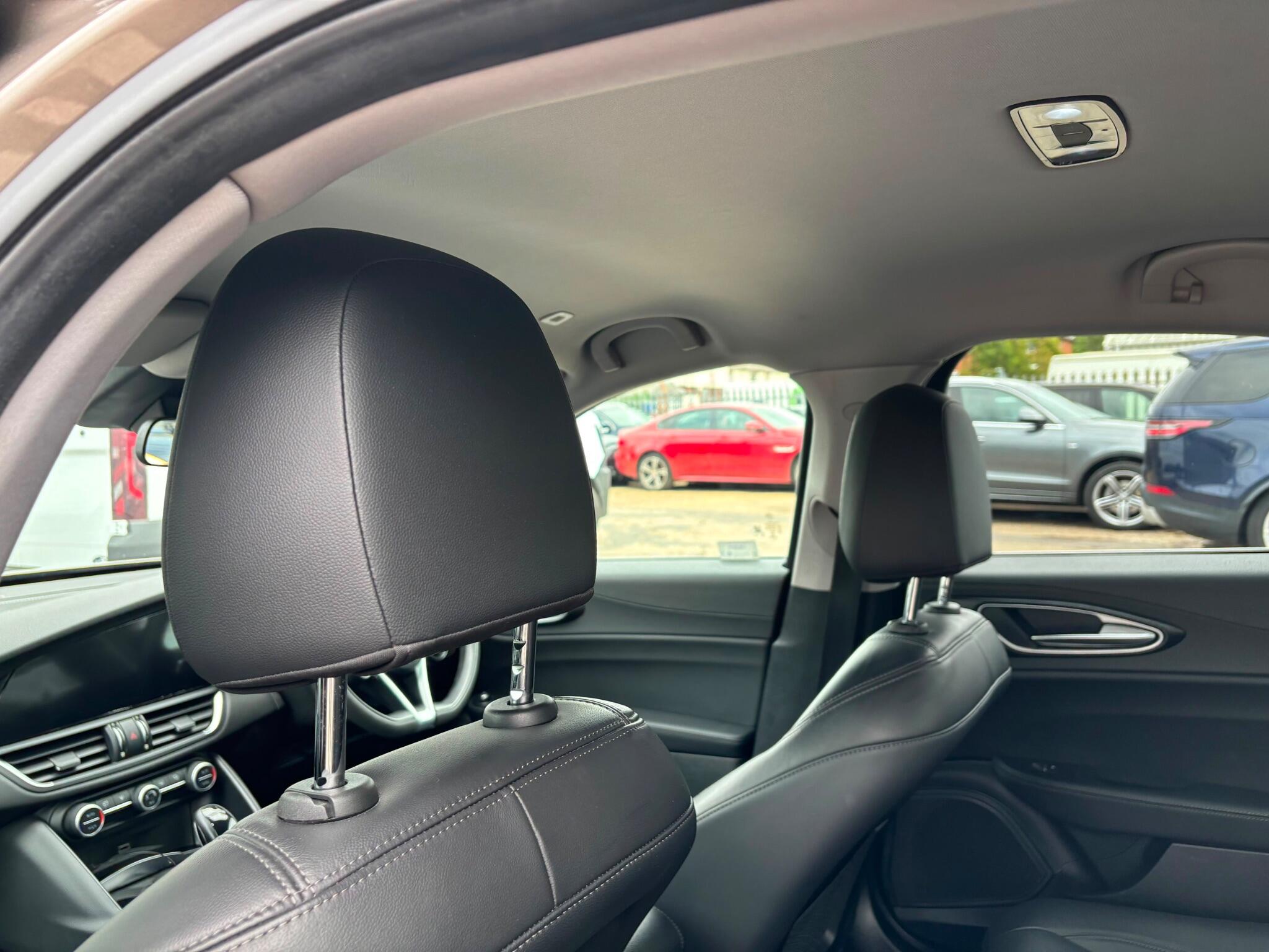 Alfa Romeo Giulia view 40