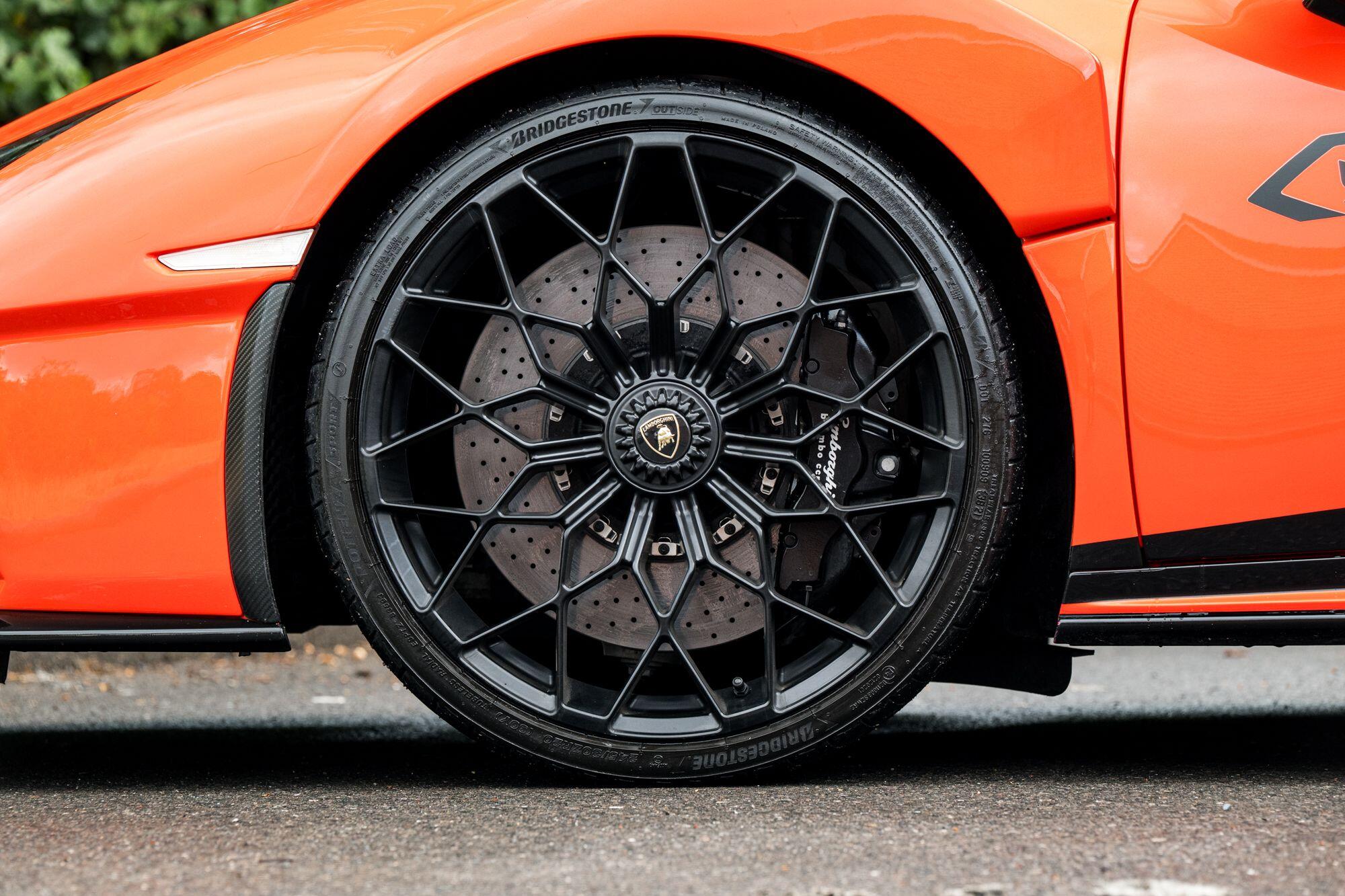 Lamborghini Huracan view 46
