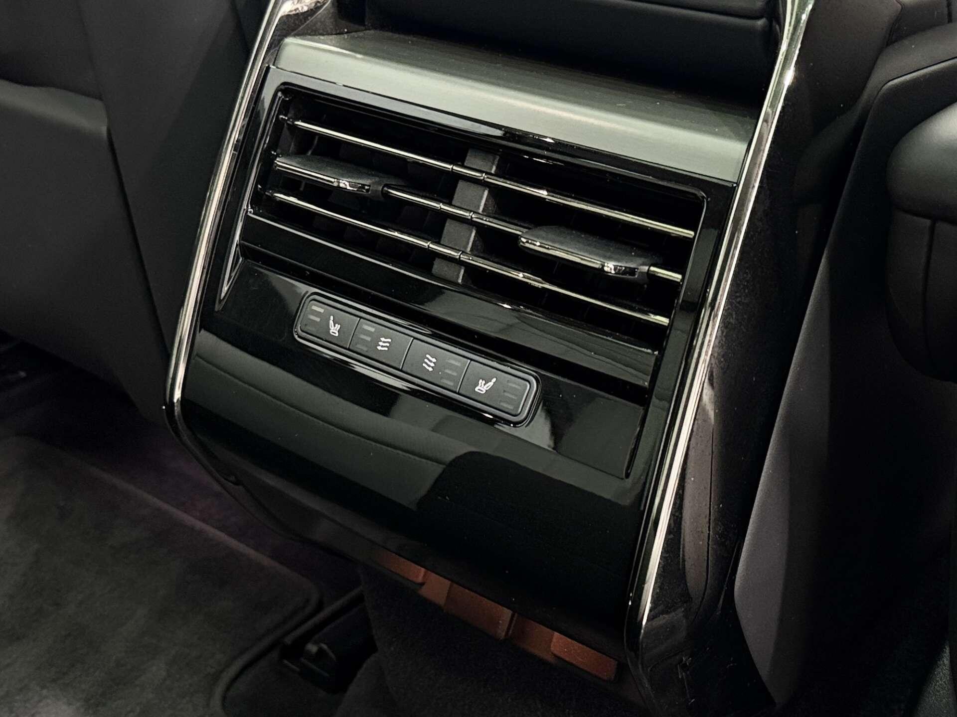 Land Rover Range Rover Sport view 15