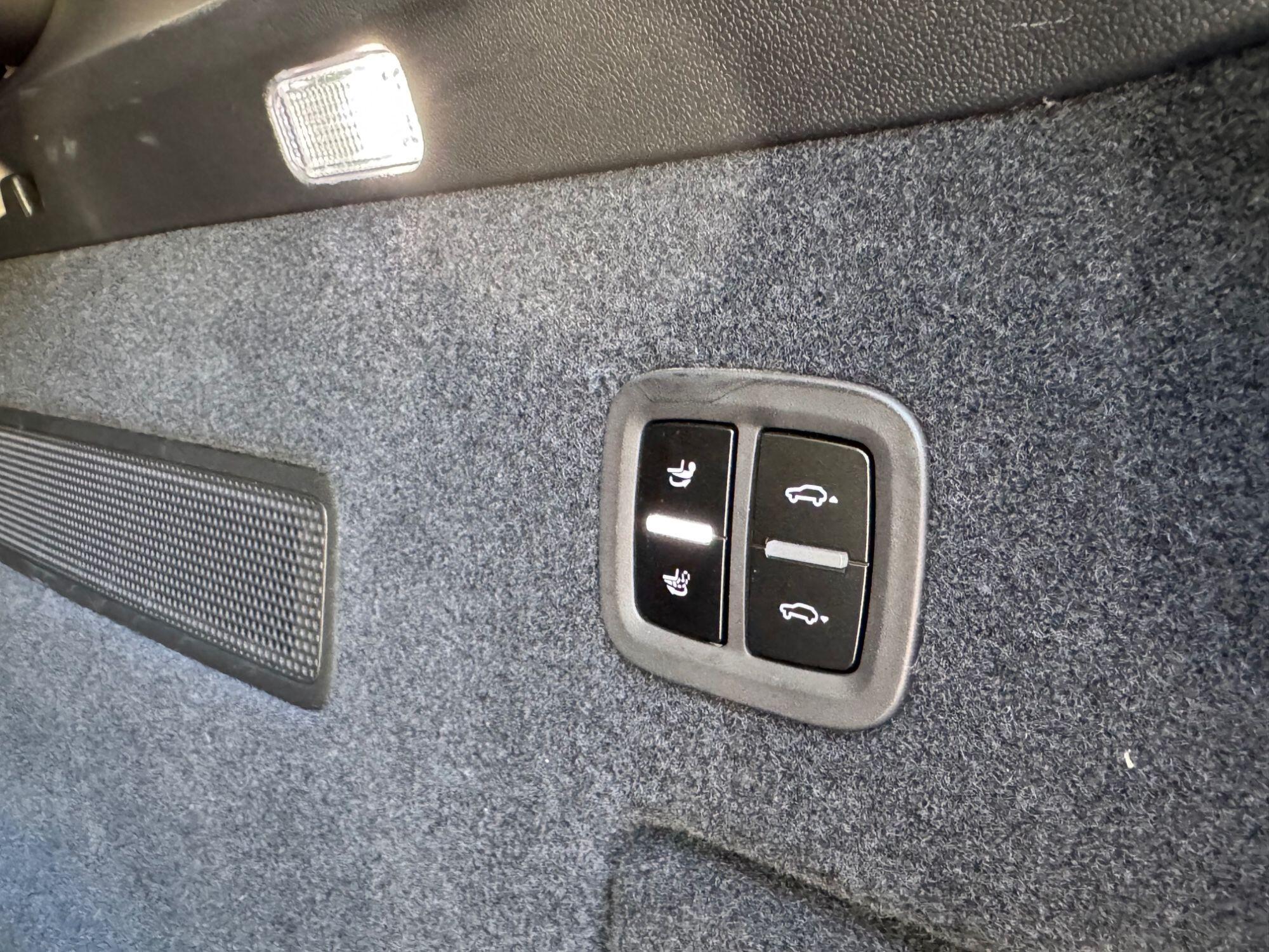 Porsche Cayenne view 44