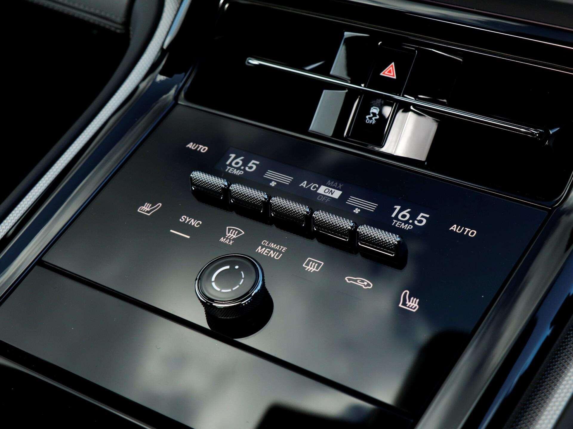 Porsche Panamera view 17