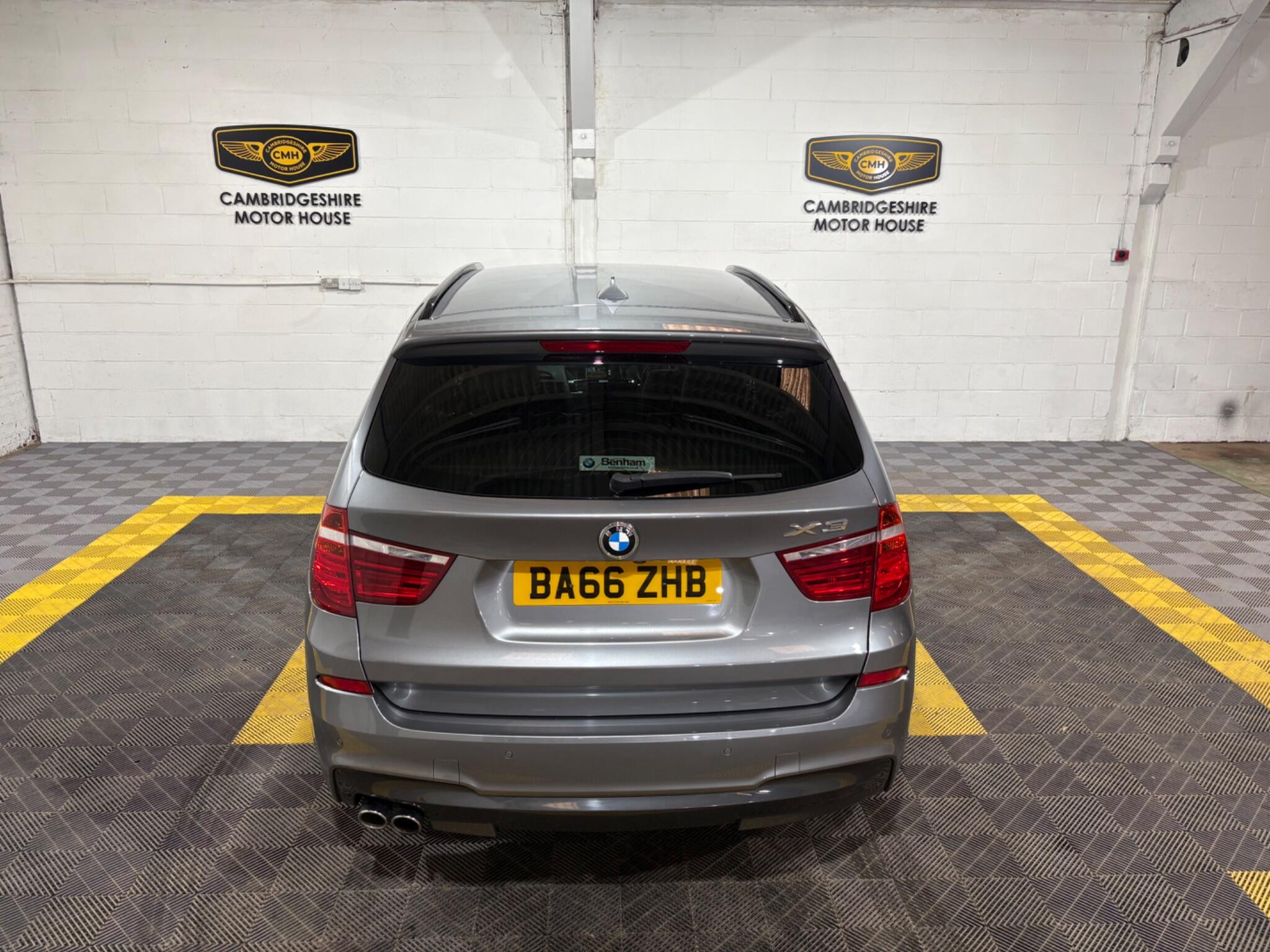 BMW X3 view 11