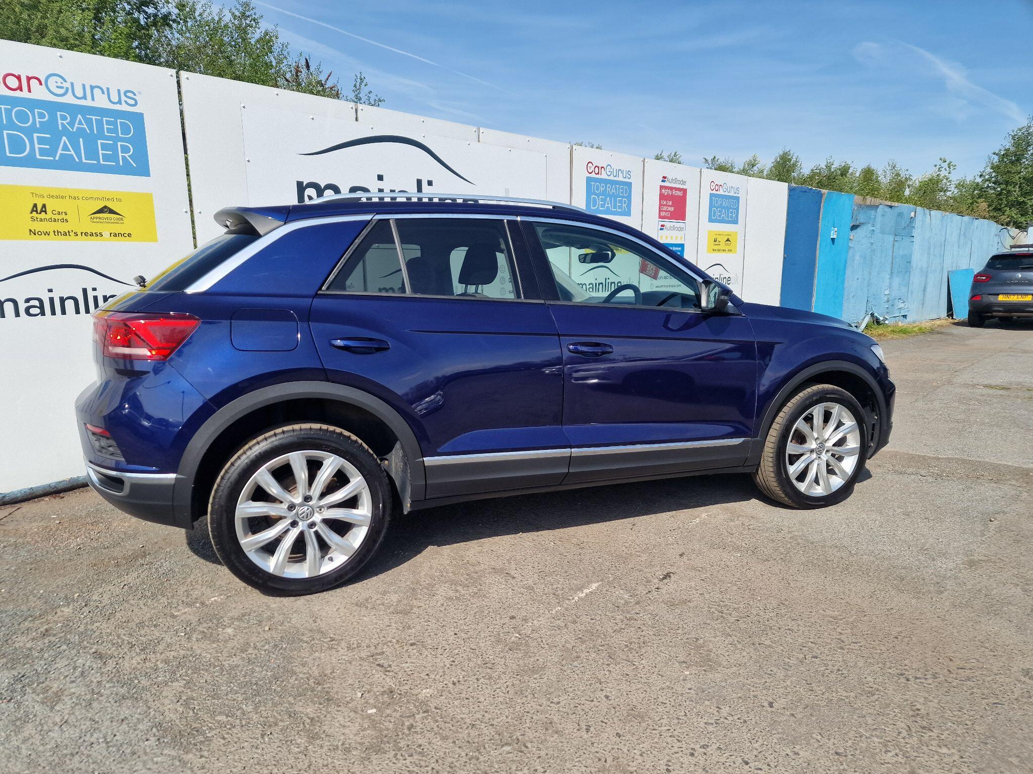 Volkswagen T-Roc view 33