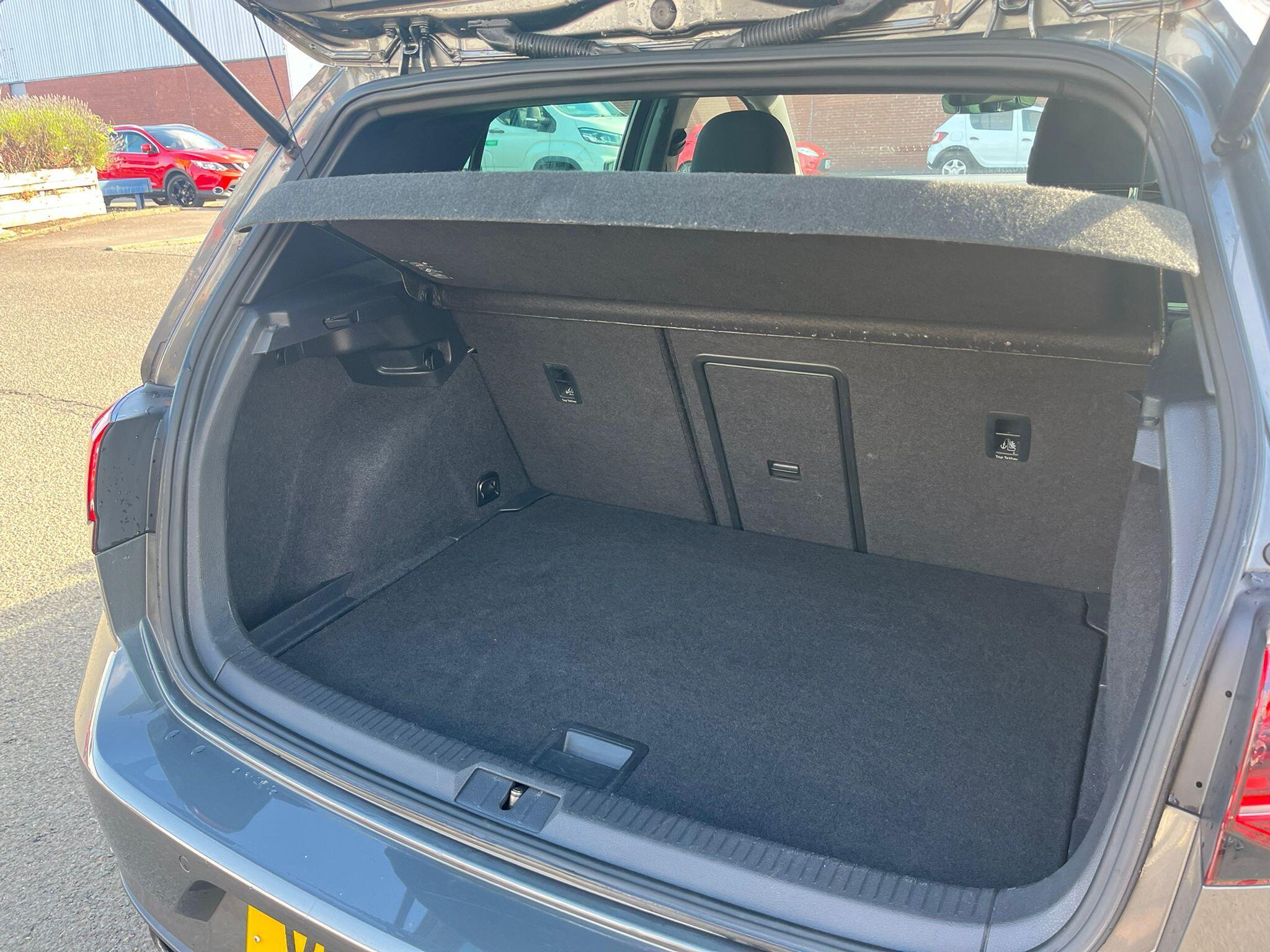 Volkswagen Golf view 7