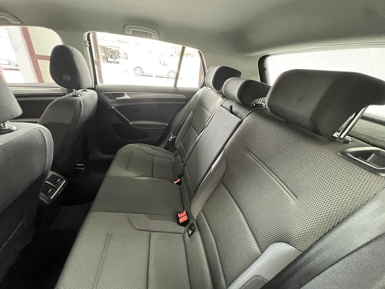 Volkswagen Golf view 18