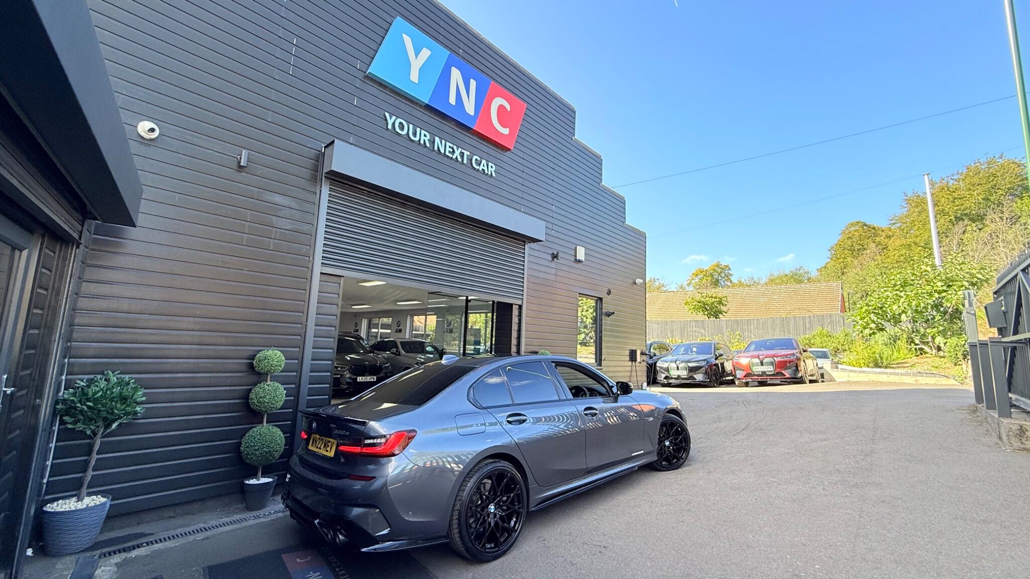 BMW 3 Series view 6