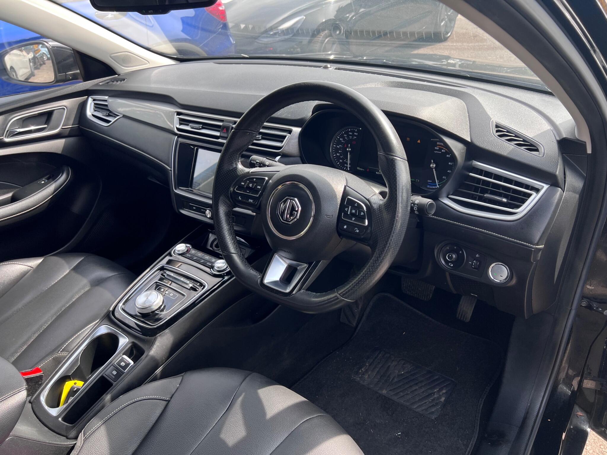 MG MG5 view 18