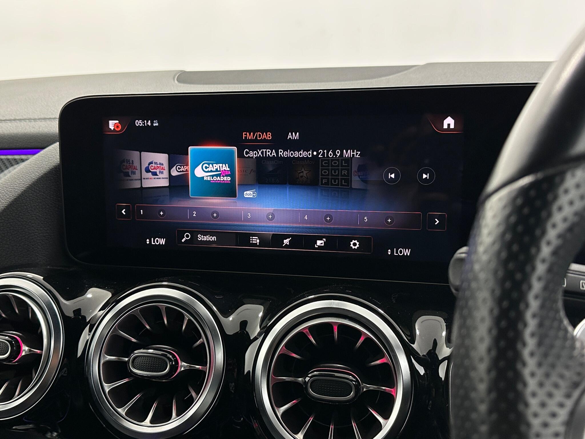 Mercedes-Benz Gla view 28