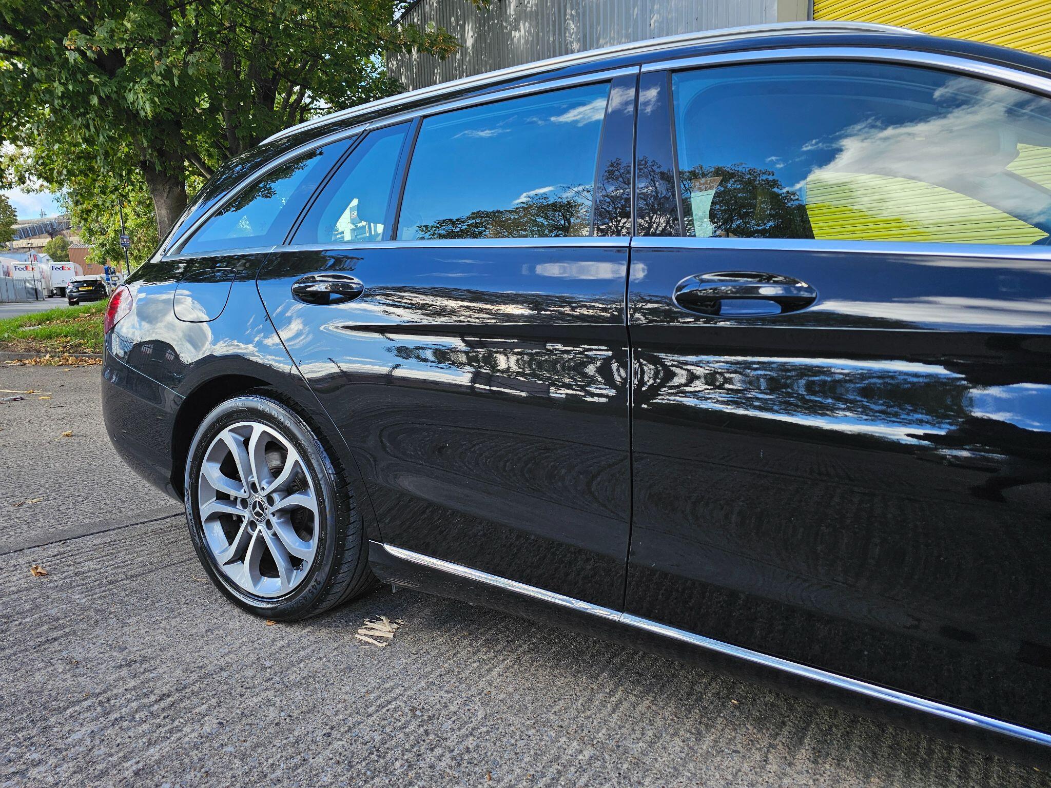 Mercedes-Benz C-Class view 3